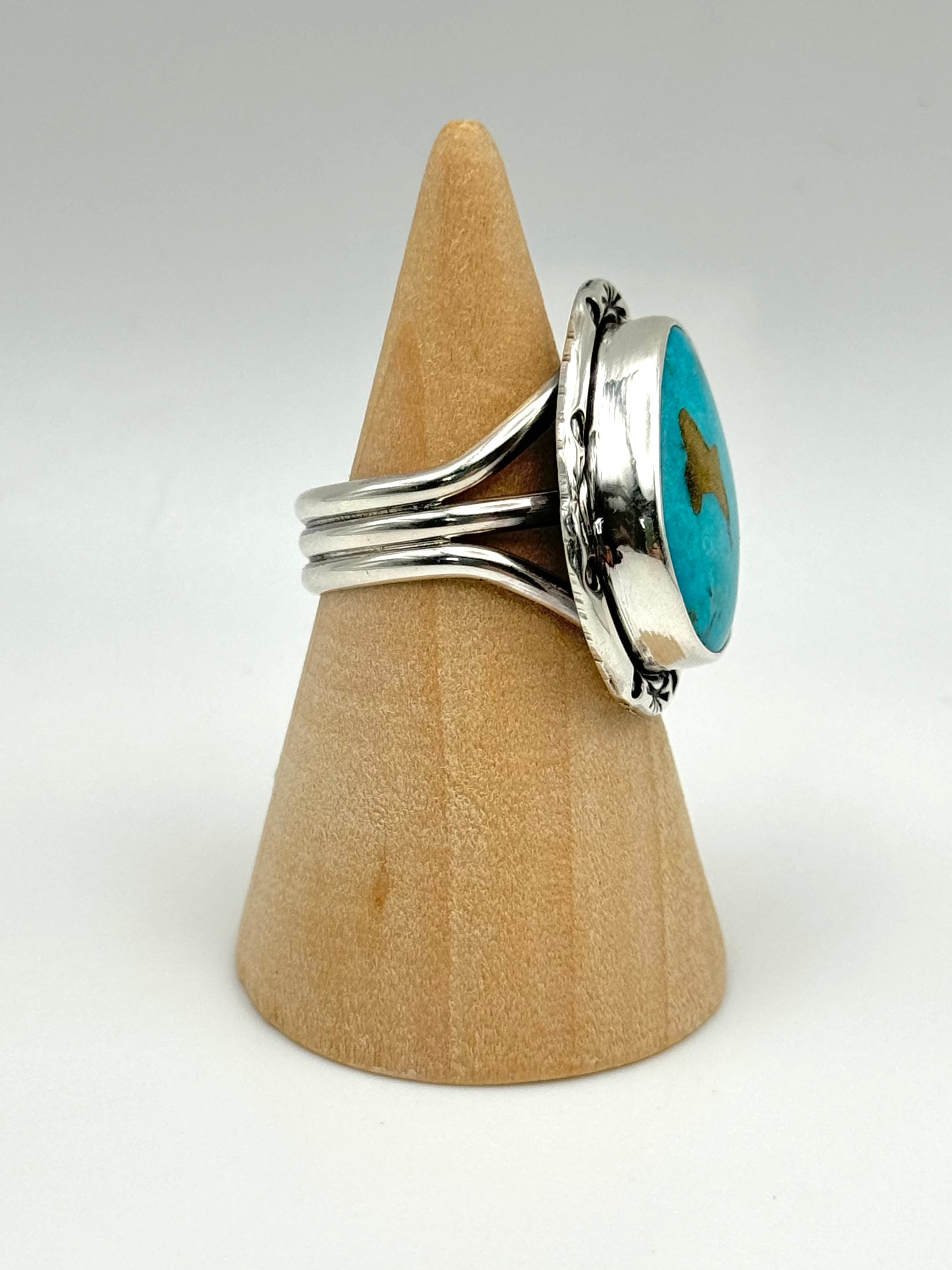 •KINGMAN TURQUOISE - 1• Navajo silver ring (size 8.25)