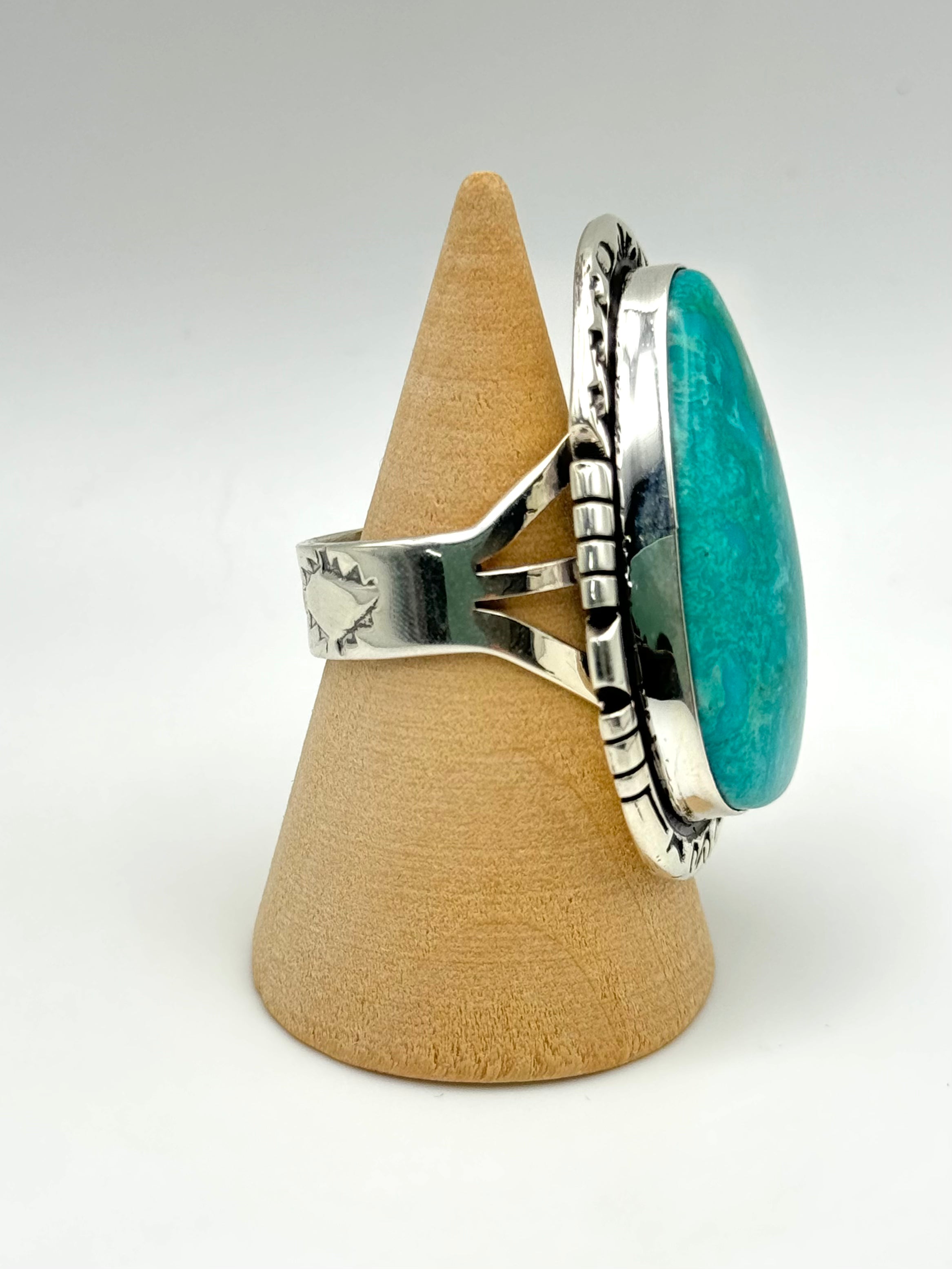 •KINGMAN TURQUOISE - BIGGIE• Navajo silver ring (size 9.5)