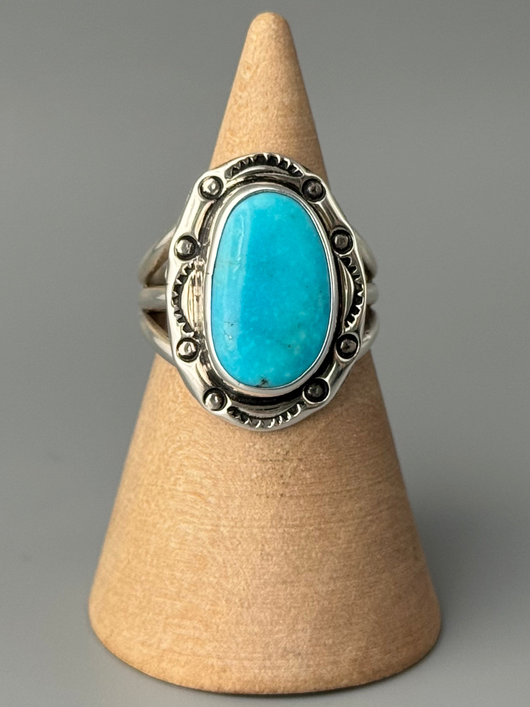 •KINGMAN TURQUOISE - SHÁ• Navajo silver ring (size 7.5)