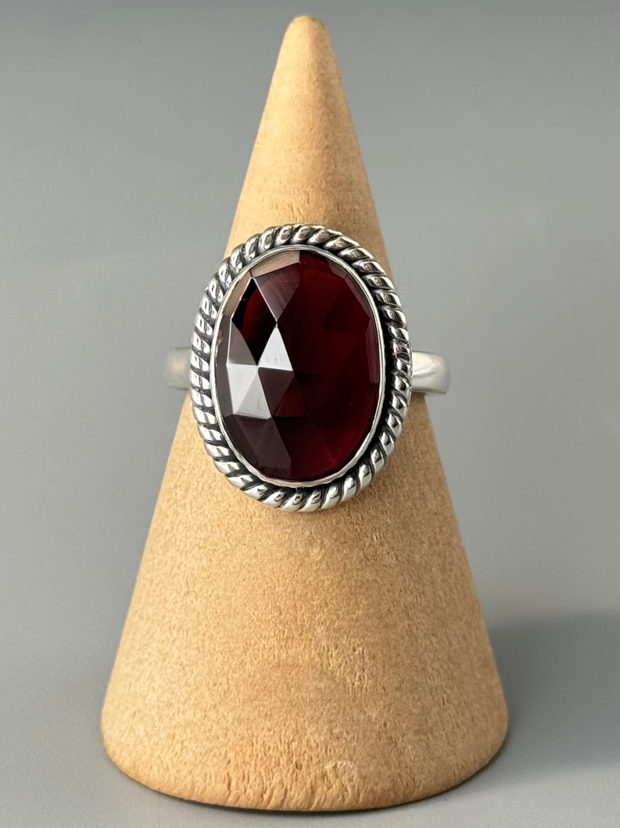 •GARNET - TWINE• sterling silver ring (size 8)