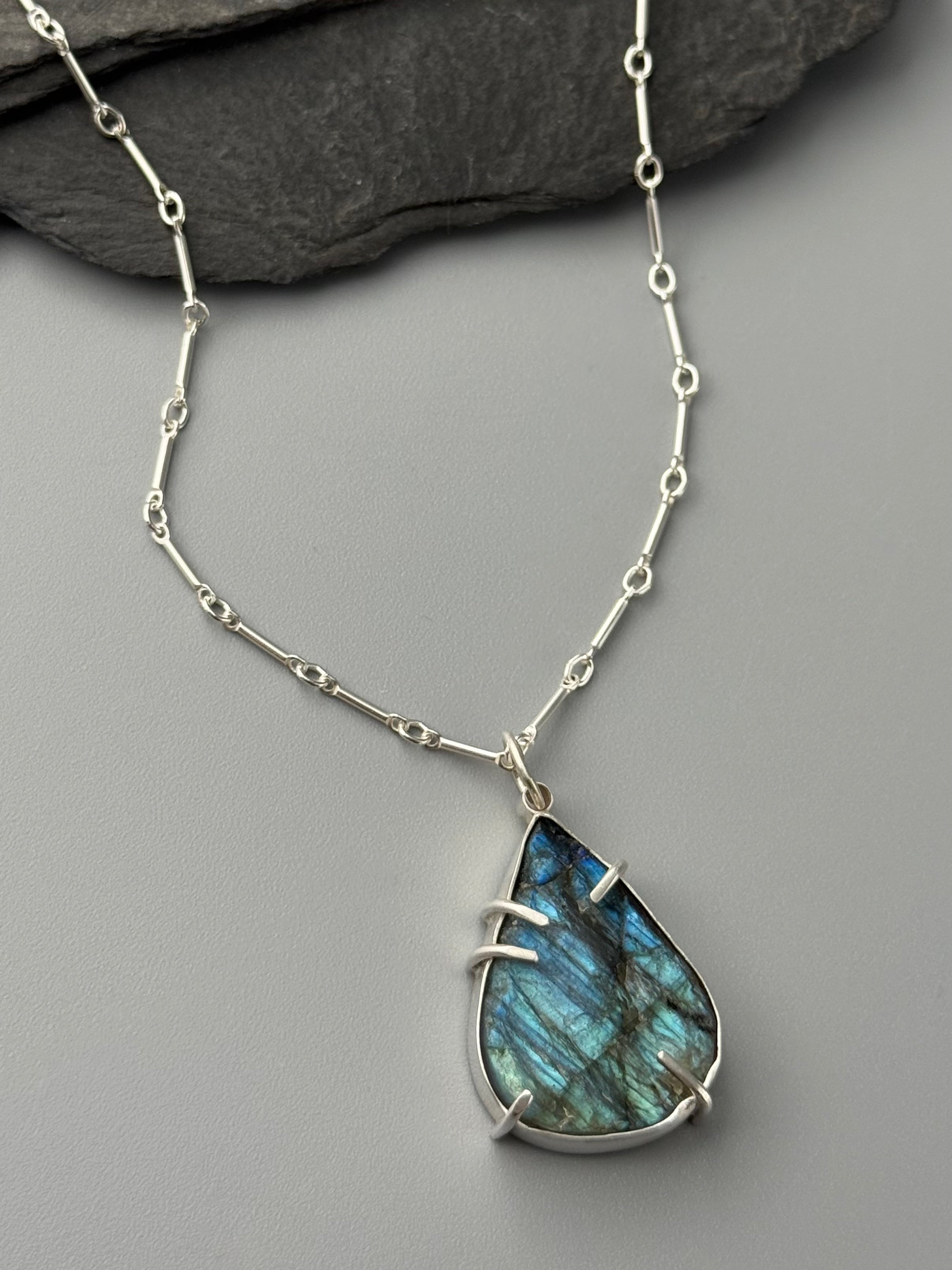•NOUVEAU• labradorite + silver necklace (26" - 29" long)