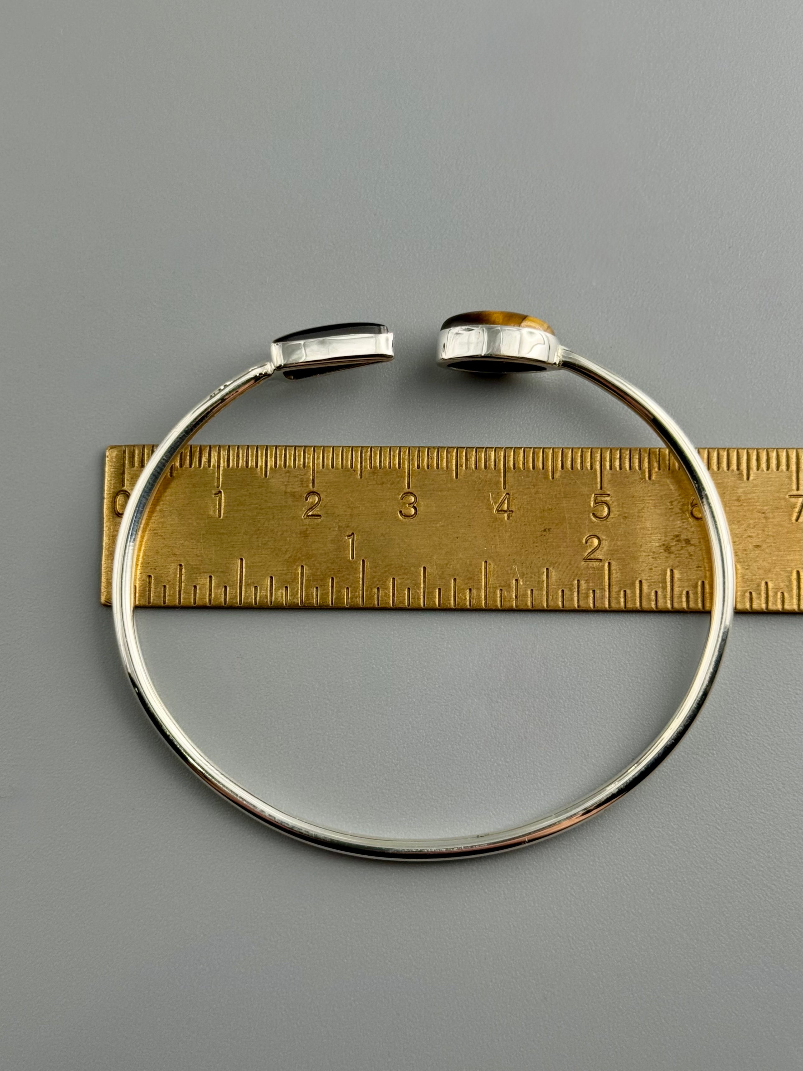 •FANG + OVAL• tiger's eye + silver twist-on cuff bracelet