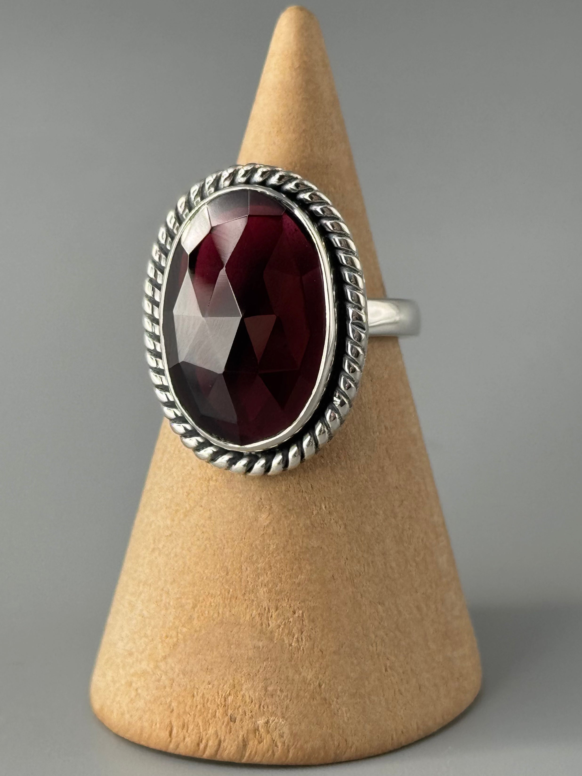 •GARNET - TWINE• sterling silver ring (size 7)