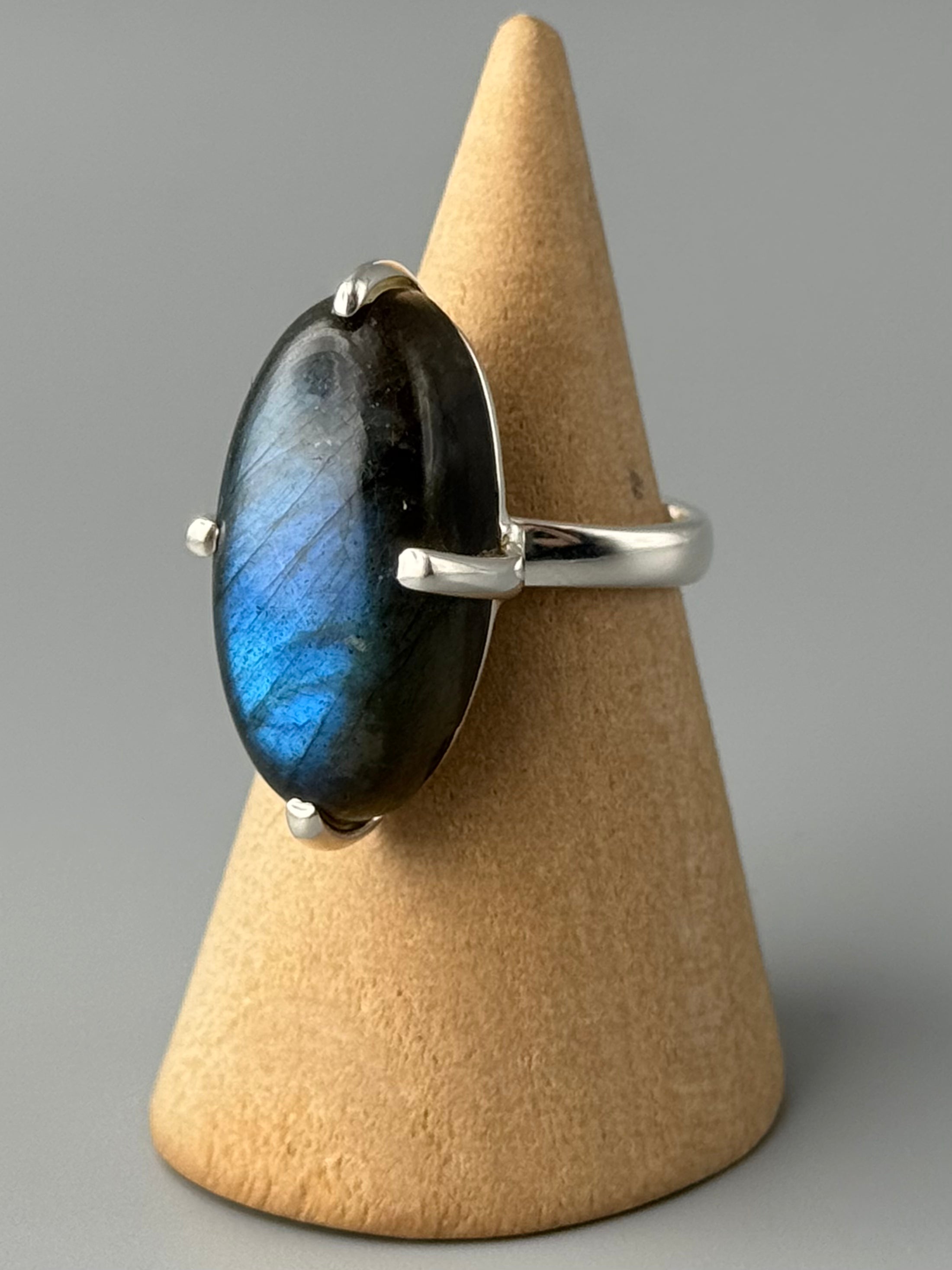 •LABRADORITE - MARQUISE• prong set silver ring (size 6.25)