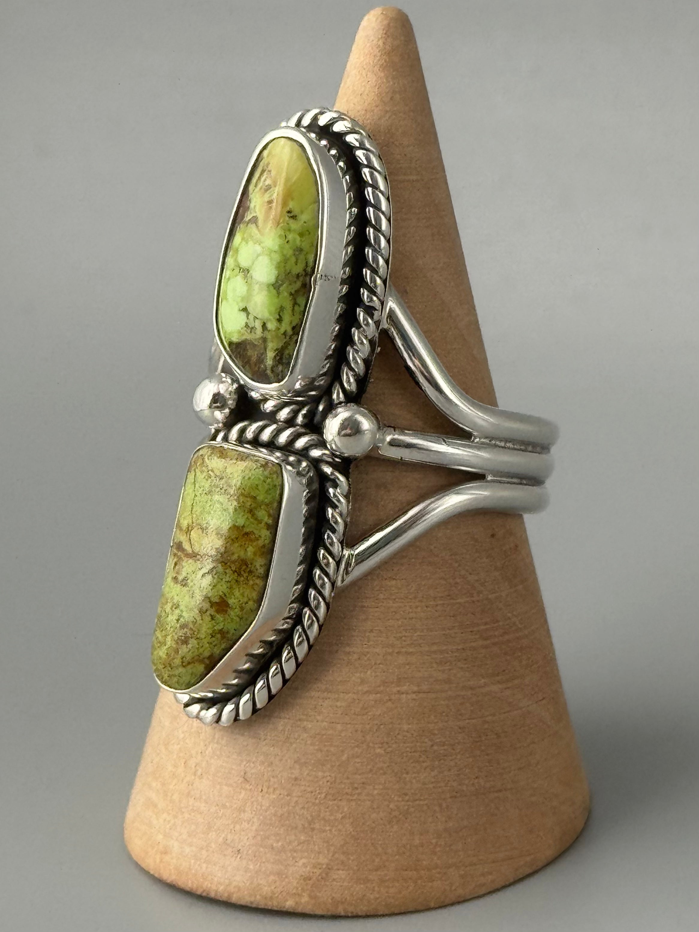 •GASPEITE - NAAKI• Navajo silver ring (size 10)