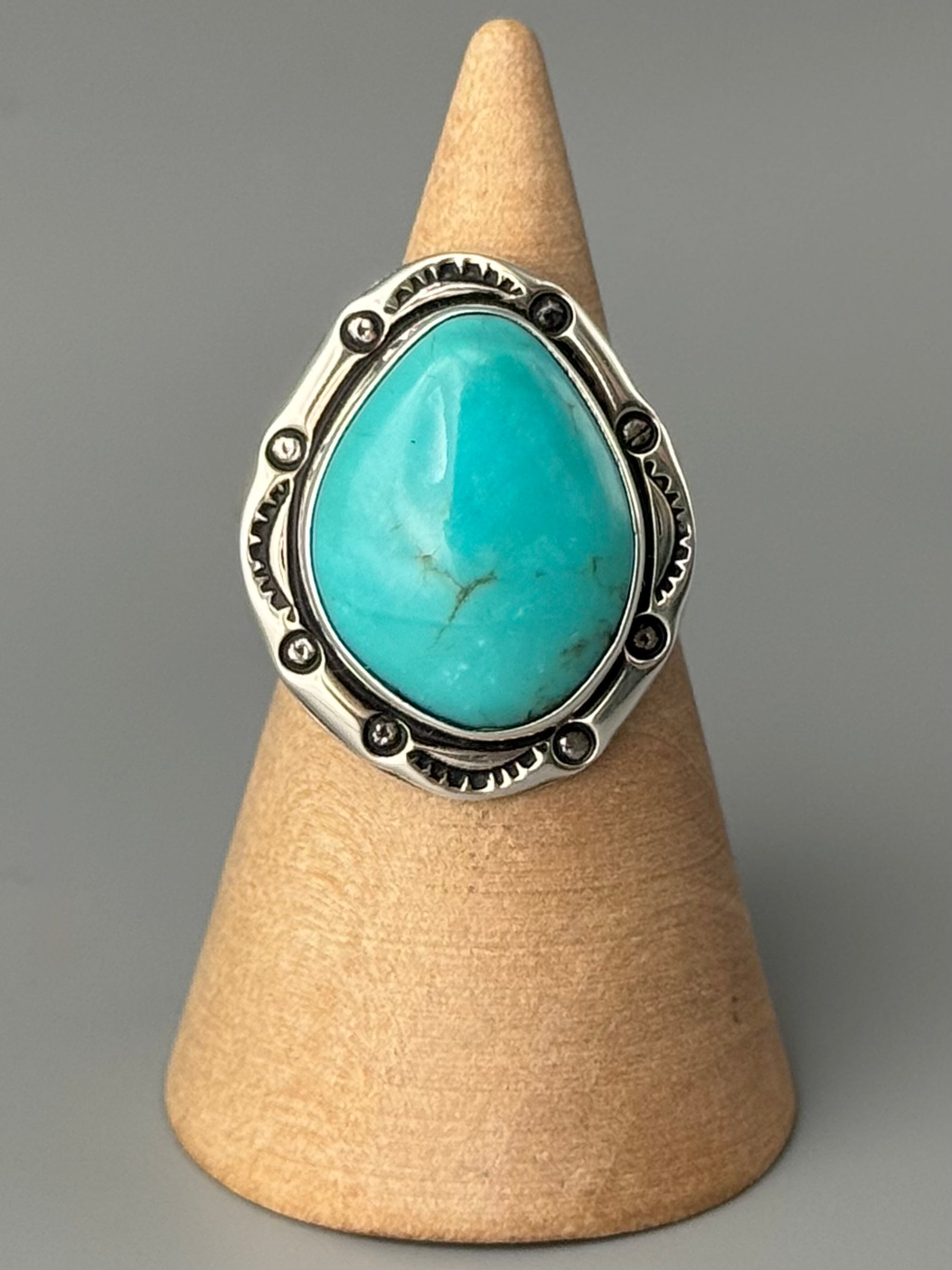 •KINGMAN TURQUOISE - SHÁ• Navajo silver ring (size 8.5)