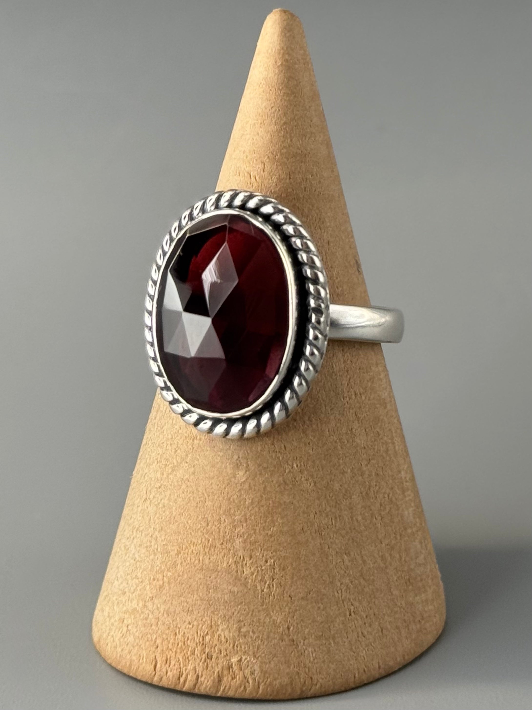 •GARNET - TWINE• sterling silver ring (size 8)