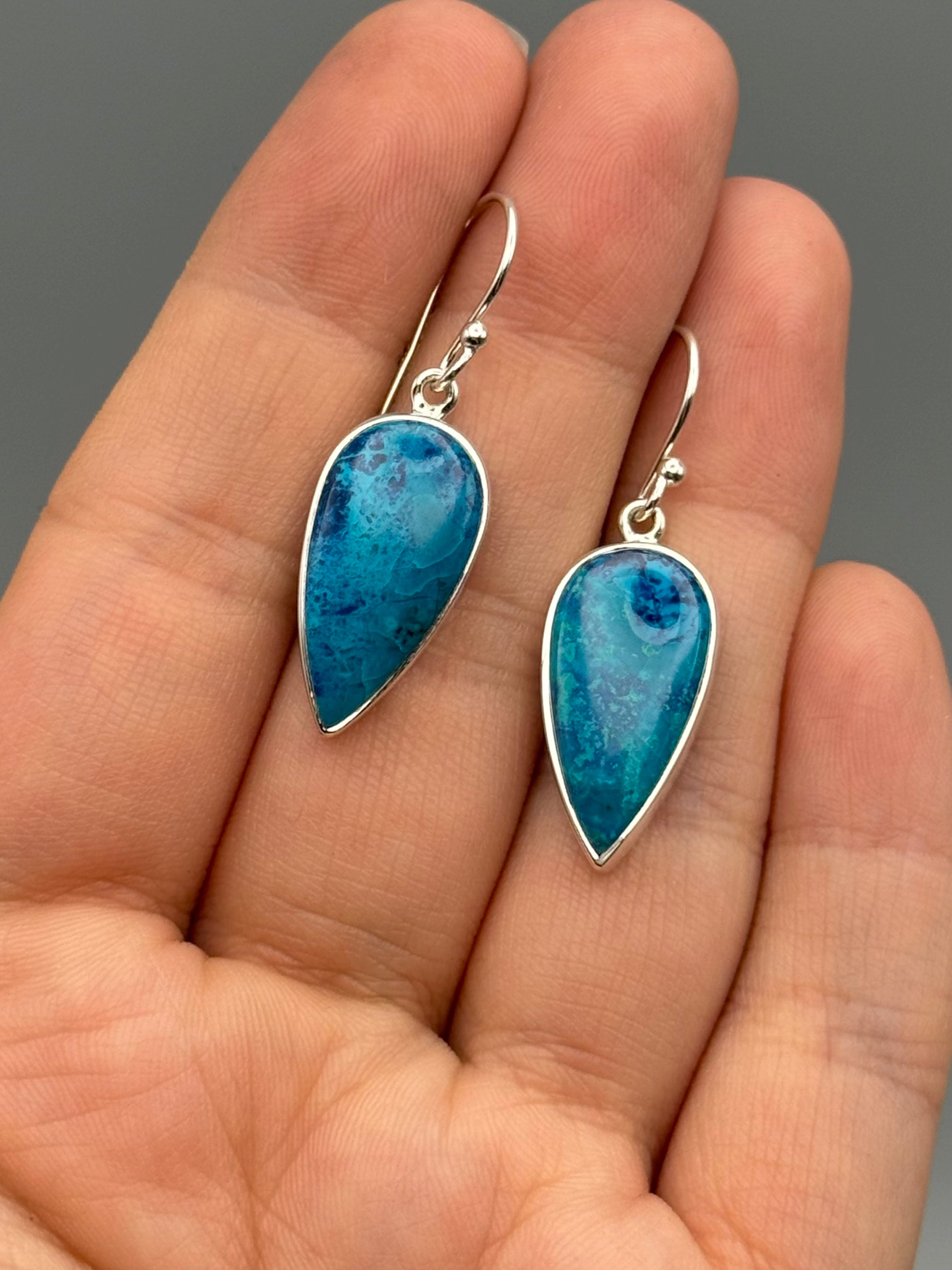 •SHATTUCKITE - SPEAR TEAR• silver dangle earrings
