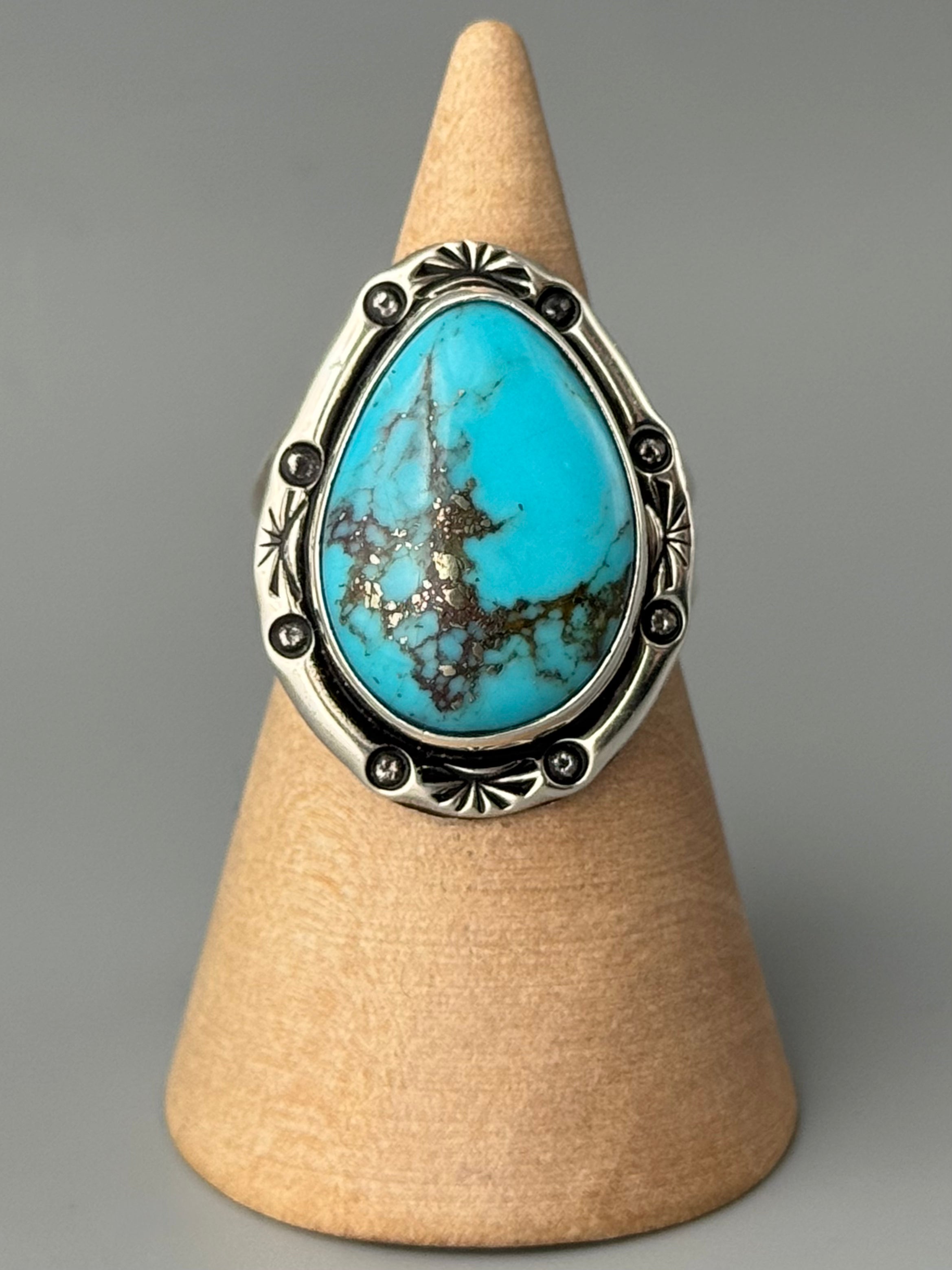 •KINGMAN TURQUOISE - SHÁ• Navajo silver ring (size 8.5)