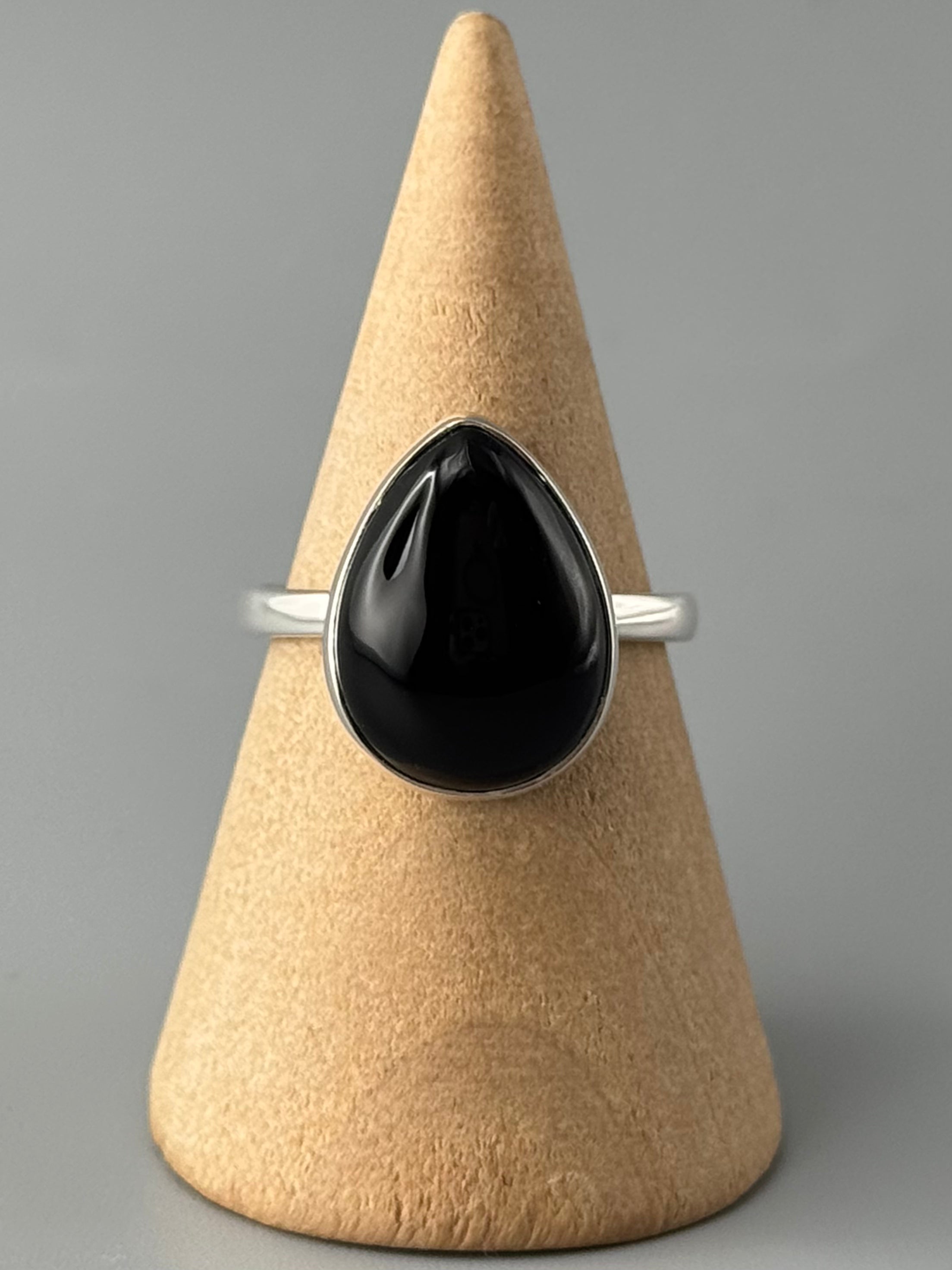 •BLACK ONYX - TEAR• simple band silver ring (size 9)
