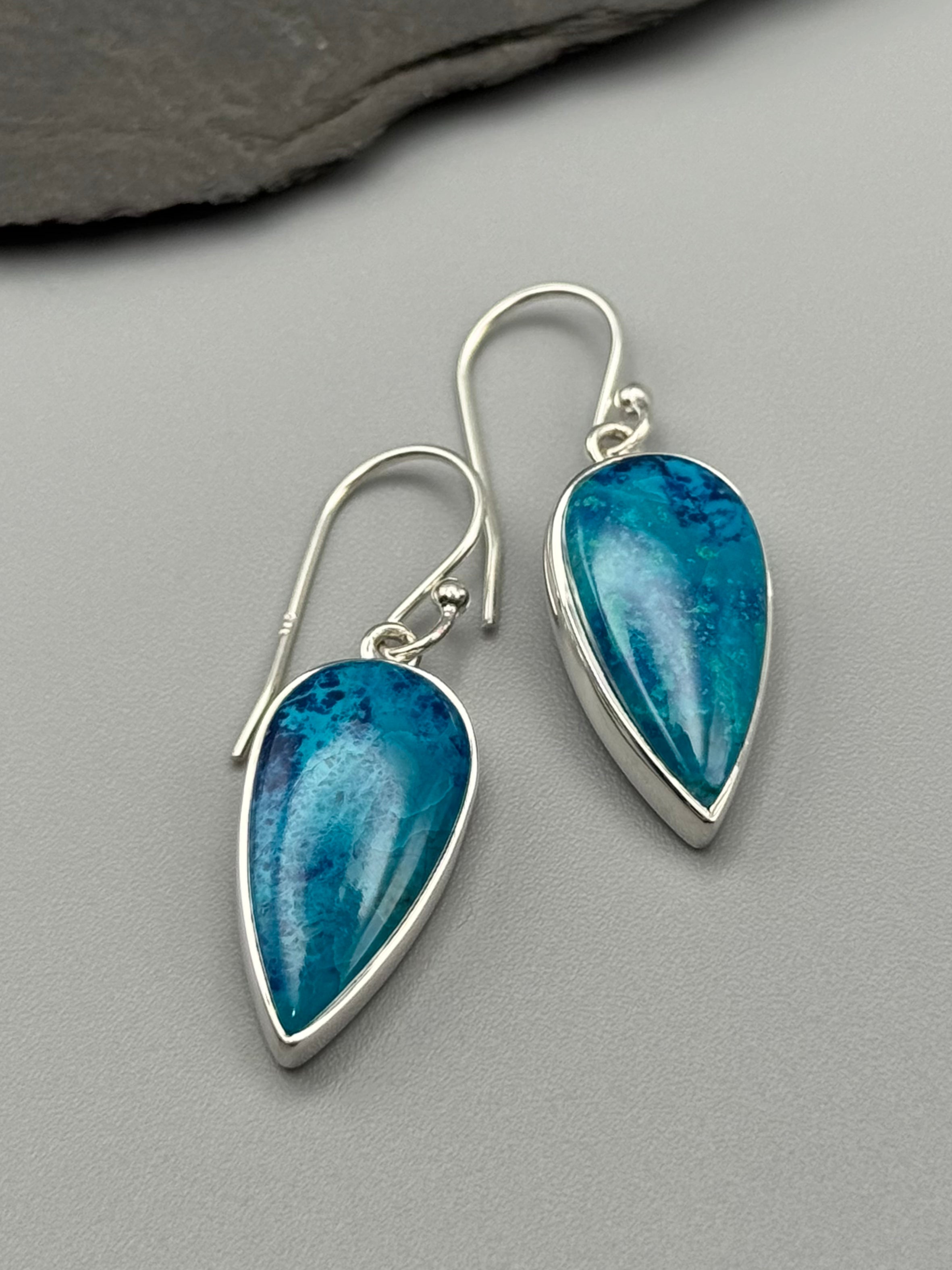 •SHATTUCKITE - SPEAR TEAR• silver dangle earrings