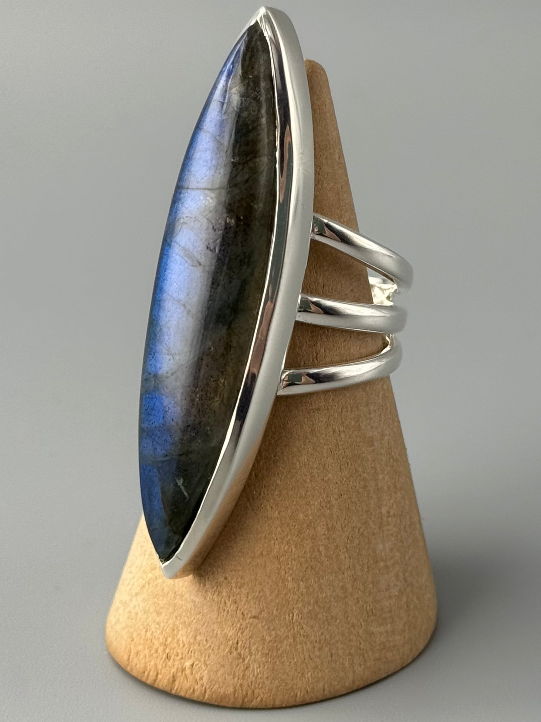 •LABRADORITE - DEEP MARQUISE• split band silver ring (various sizes)