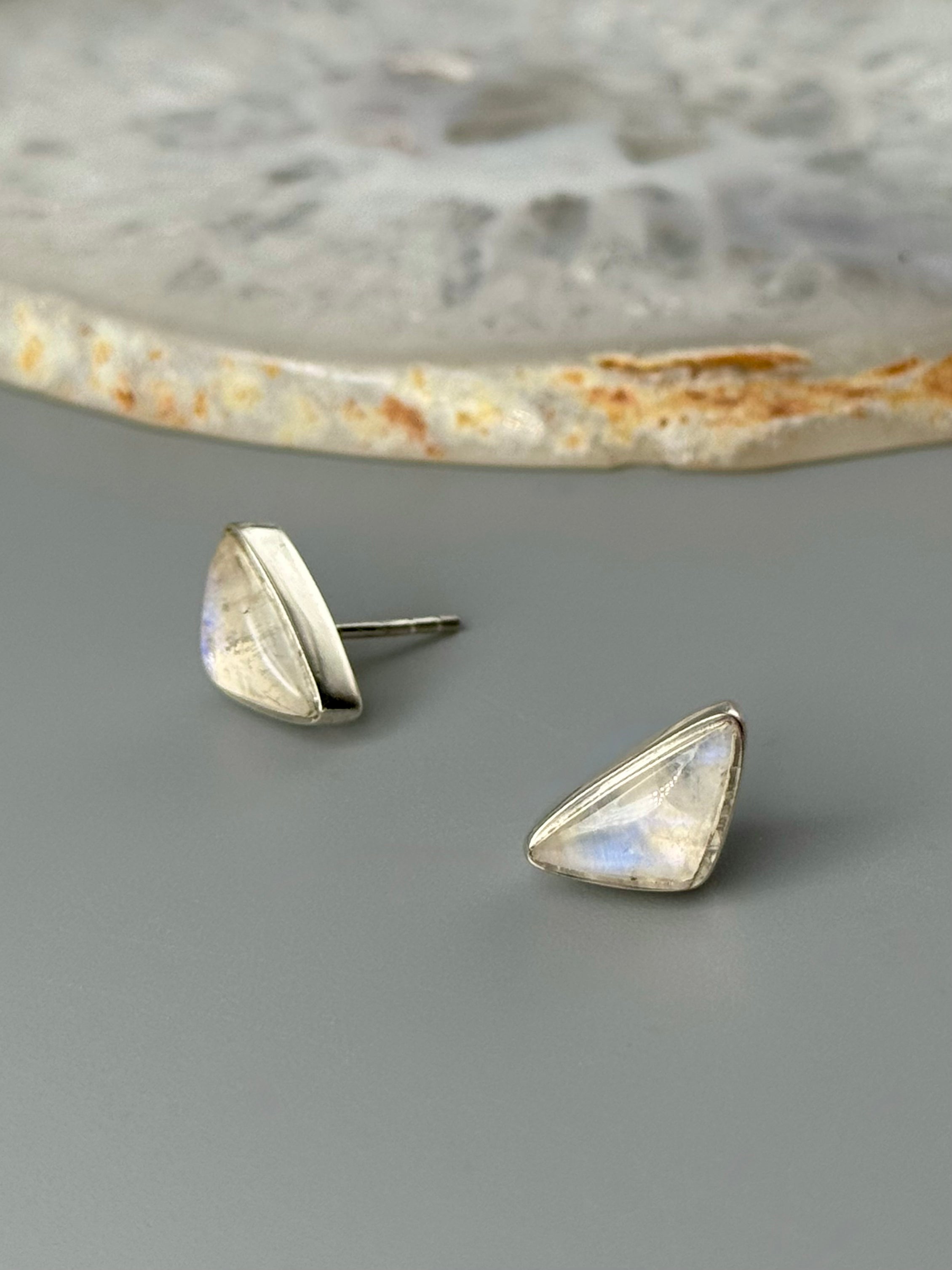 •RAINBOW MOONSTONE - SOFT TRIANGLE• silver bezel set stud earrings
