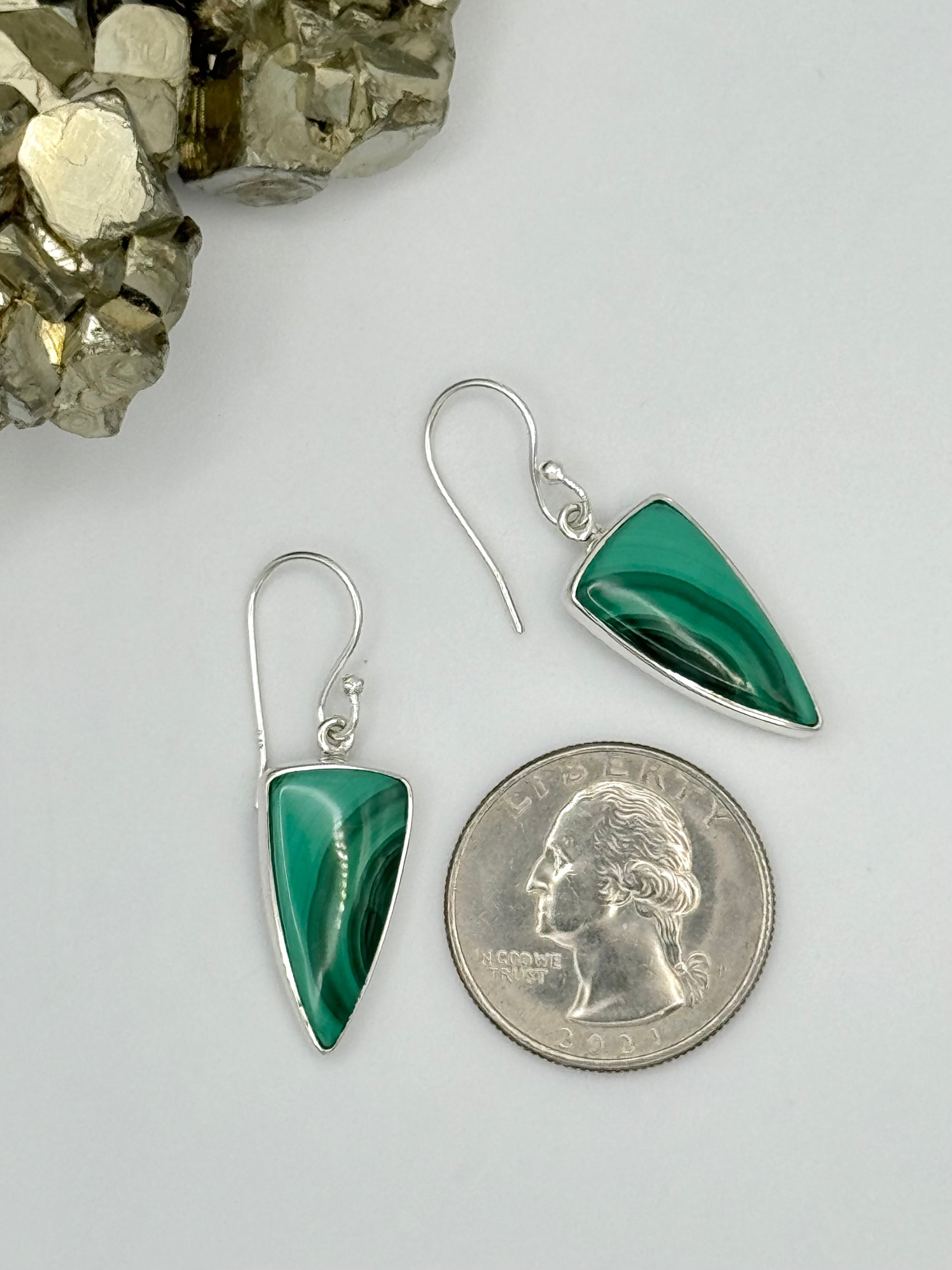 •MALACHITE FANG - 1• silver dangle earrings