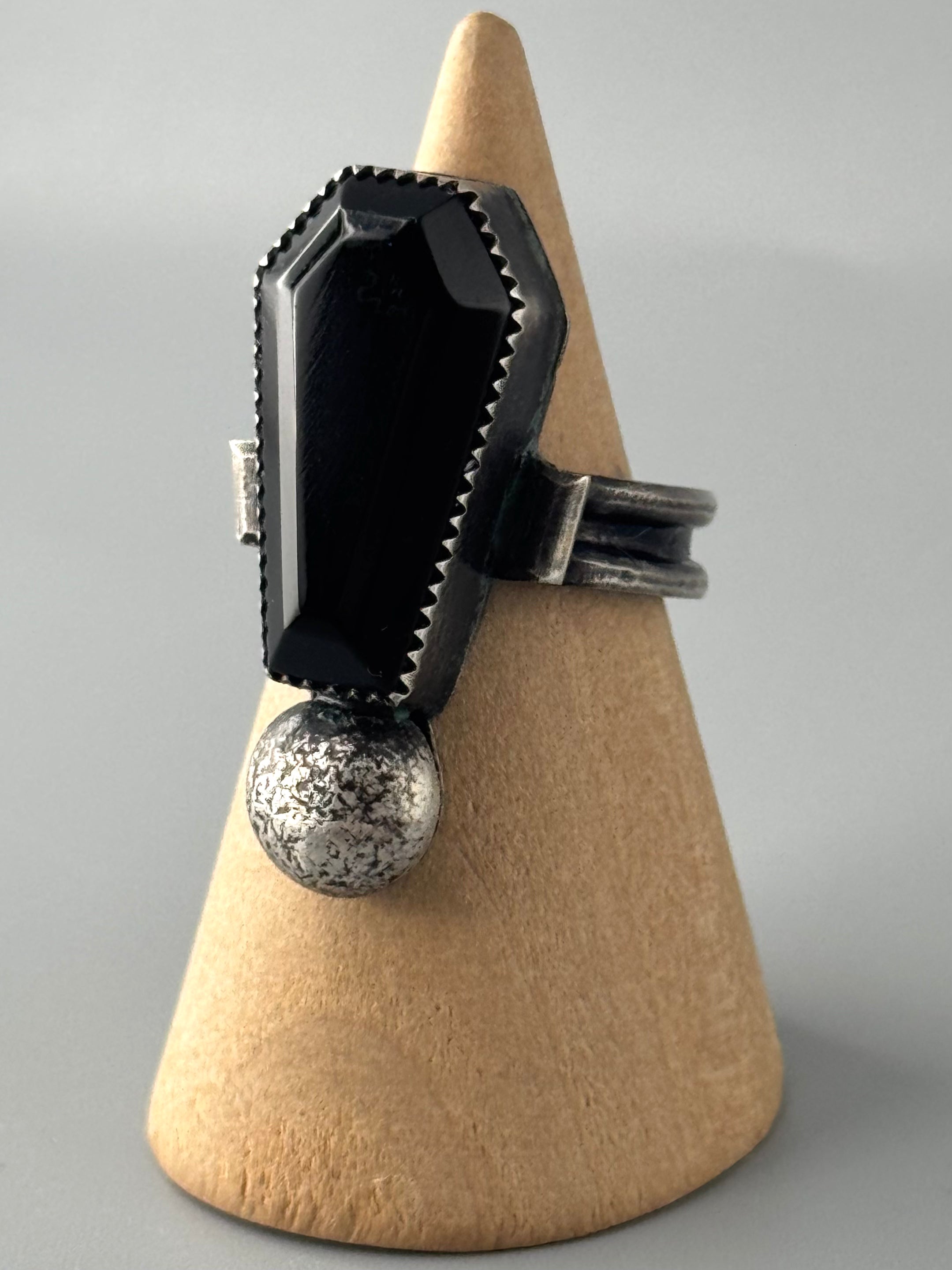 •COFFIN• onyx + silver ring (size 7)
