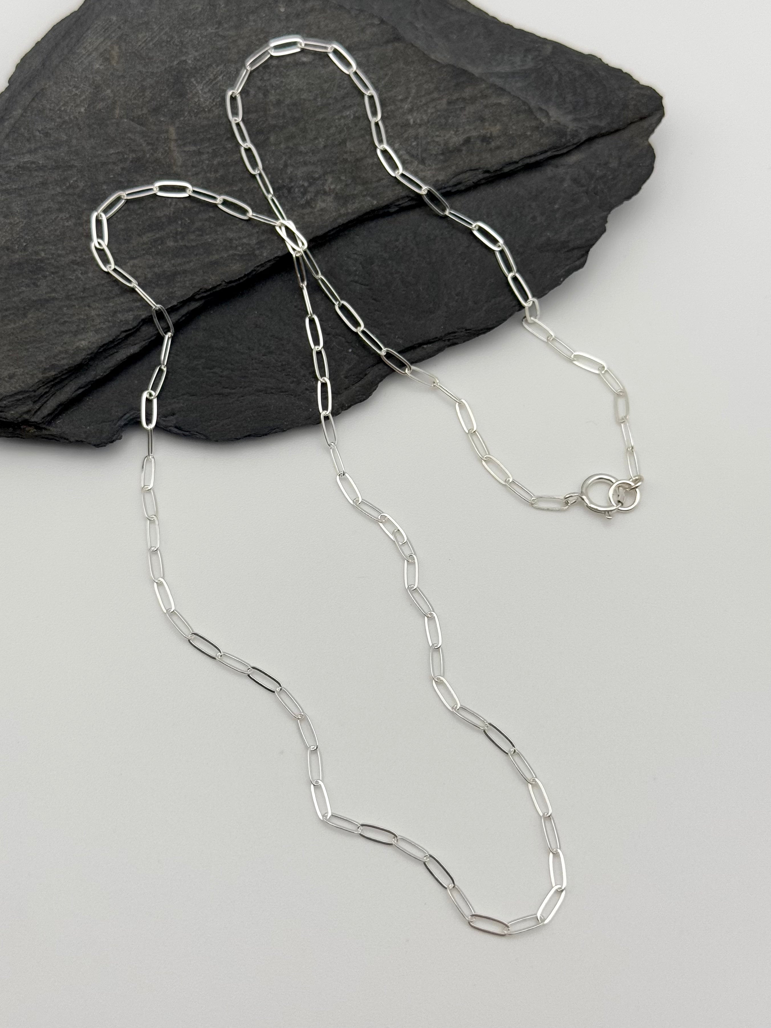 •PETITE PAPERCLIP• silver chain