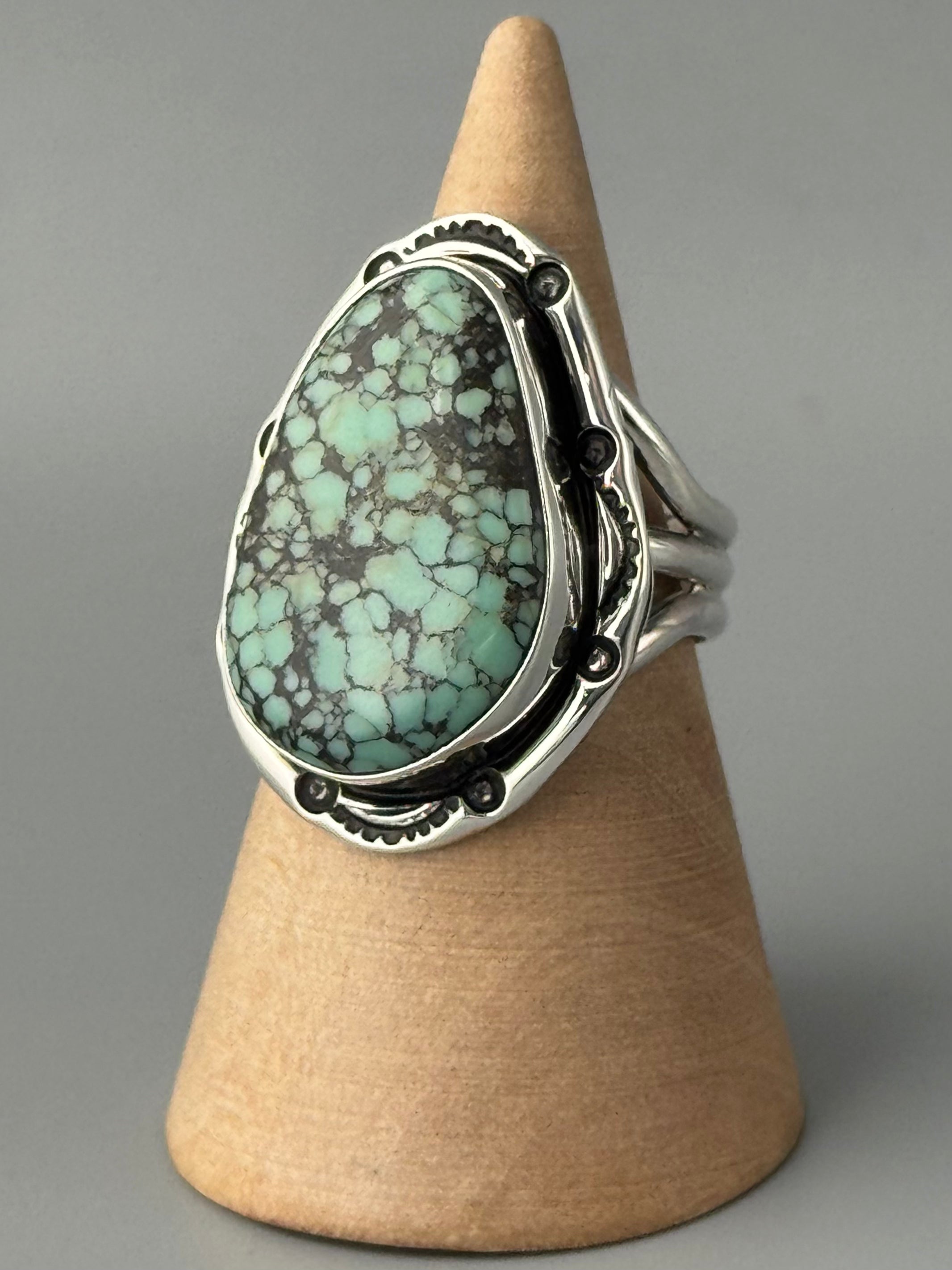 •CHINESE TURQUOISE - SHÁ• Navajo silver ring (size 8.5)
