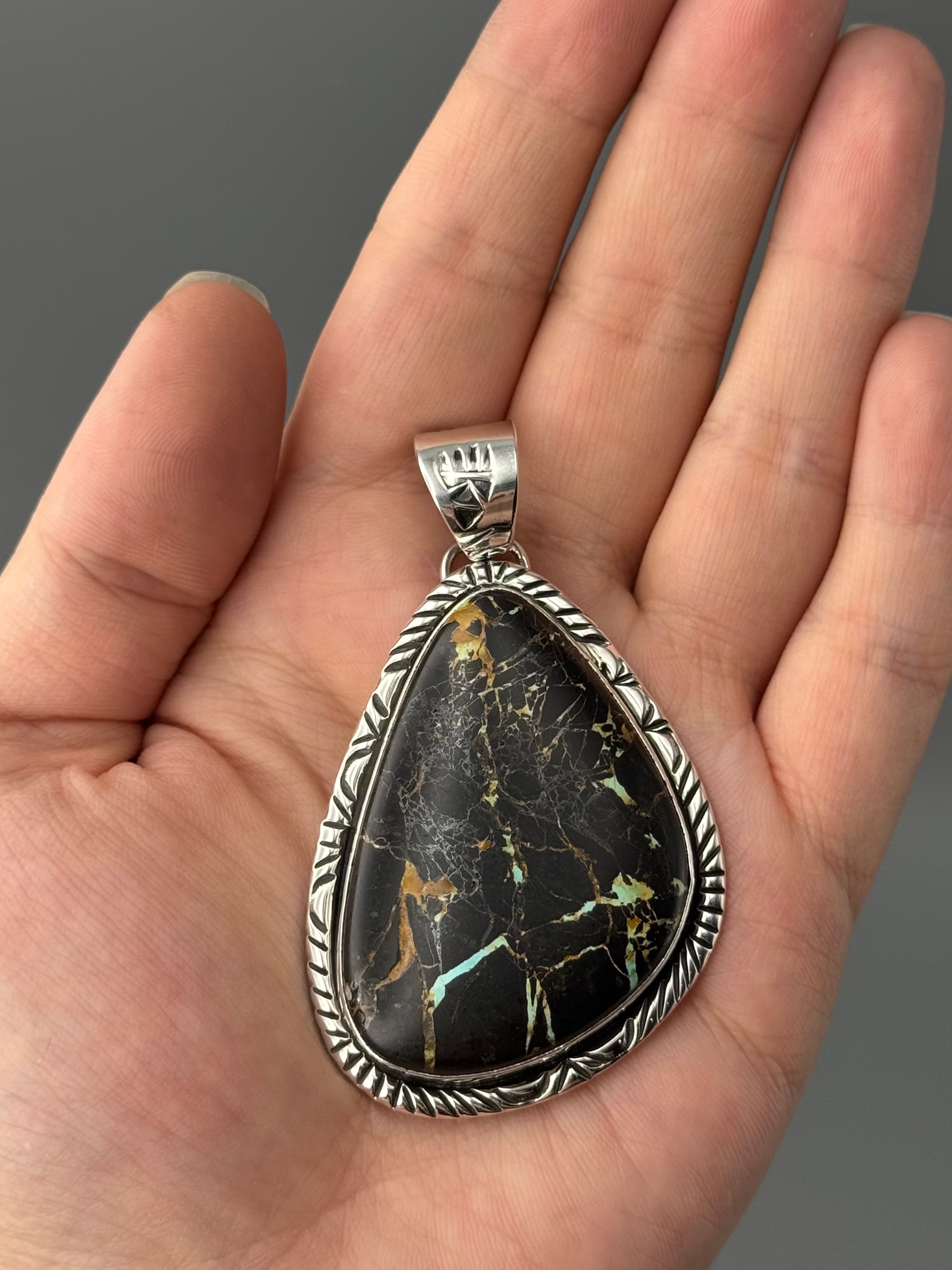 •BLACKJACK TURQUOISE - MOUNTAIN FEATHERS• Navajo sterling silver pendant