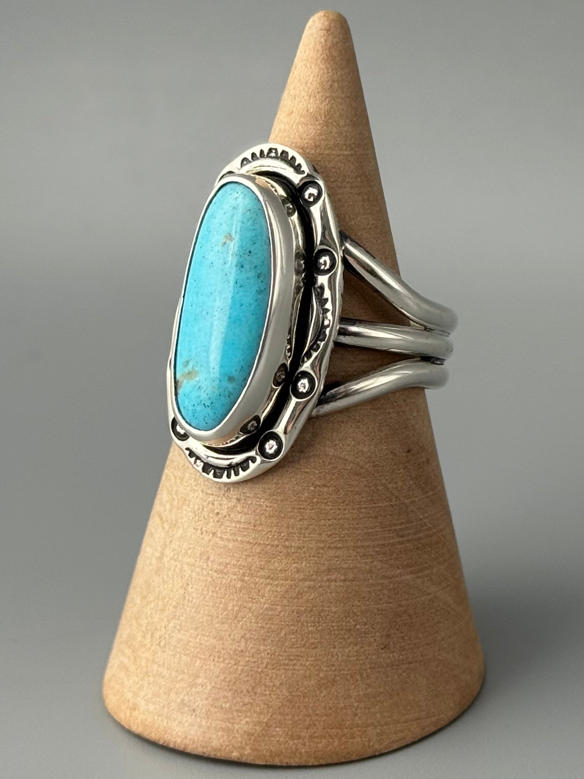 •KINGMAN TURQUOISE - SHÁ• Navajo silver ring (size 8.25)