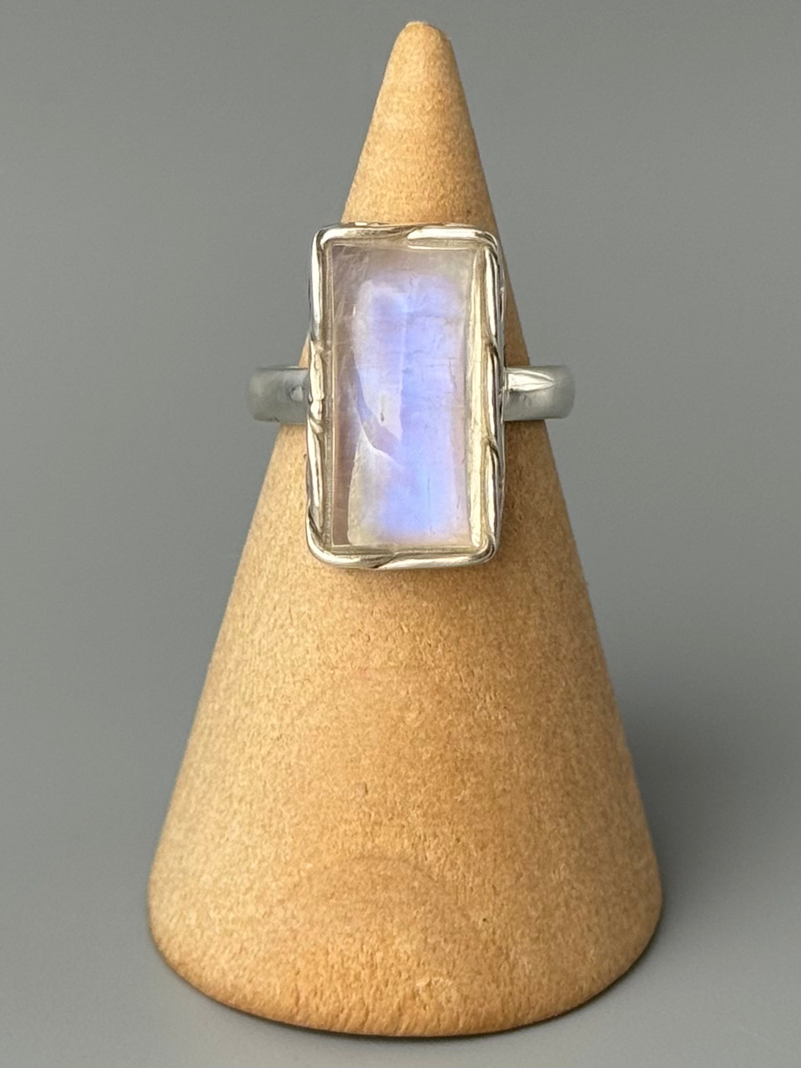 •RAINBOW MOONSTONE - LATTICE• braided bezel silver ring (size 4.75)