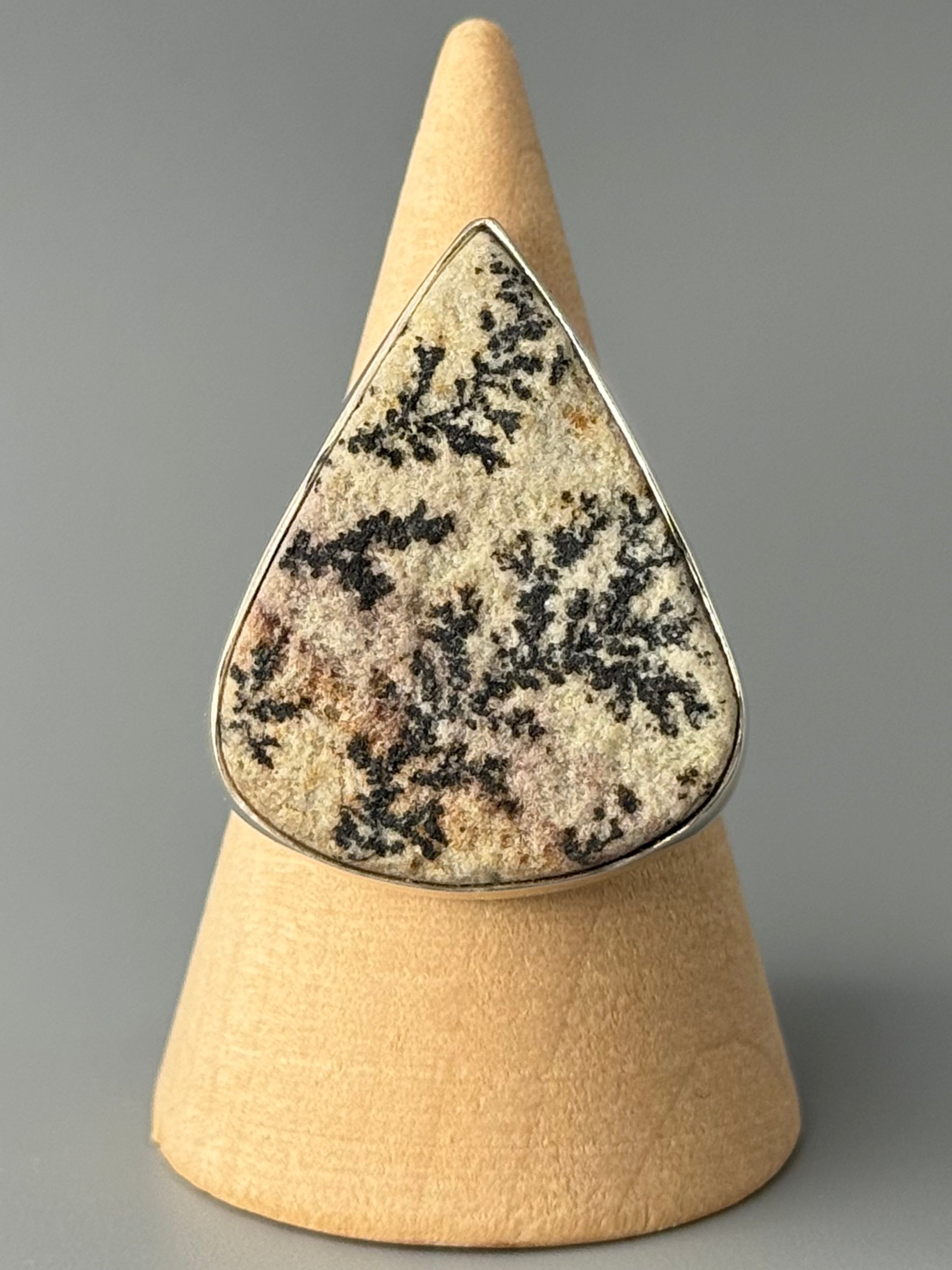 •DENDRITIC SANDSTONE - TEAR• split band silver ring (size 9)