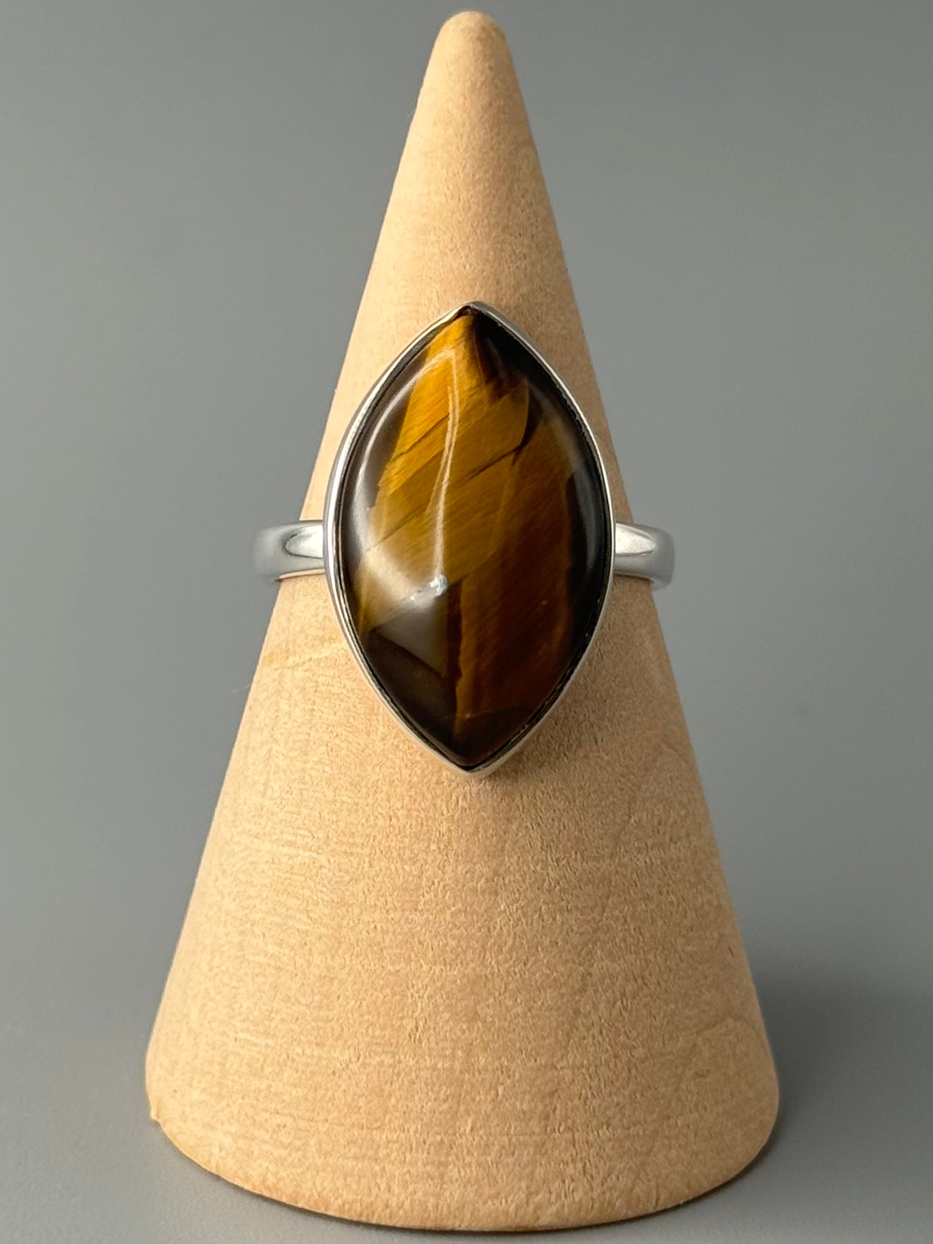 •TIGER EYE - MARQUISE• simple bezel silver ring (size 7)