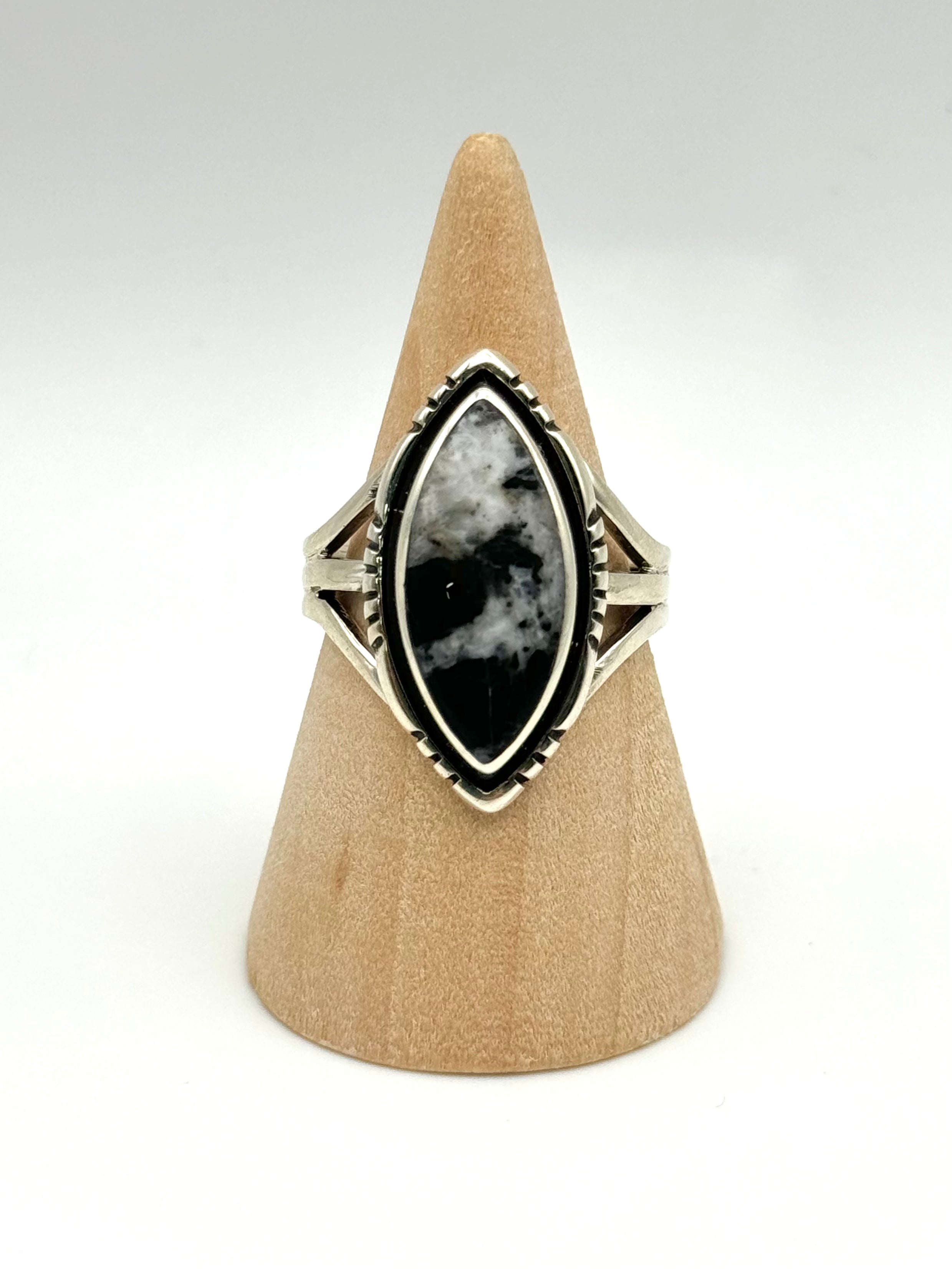 •WHITE BUFFALO TURQUOISE• Navajo silver ring (size 10.25)