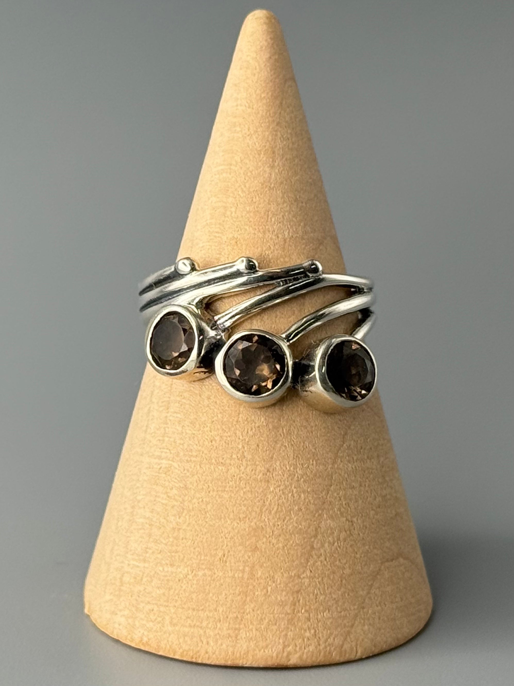 •FACETED SMOKY QUARTZ - VINE RIPE• split band silver ring (various sizes)