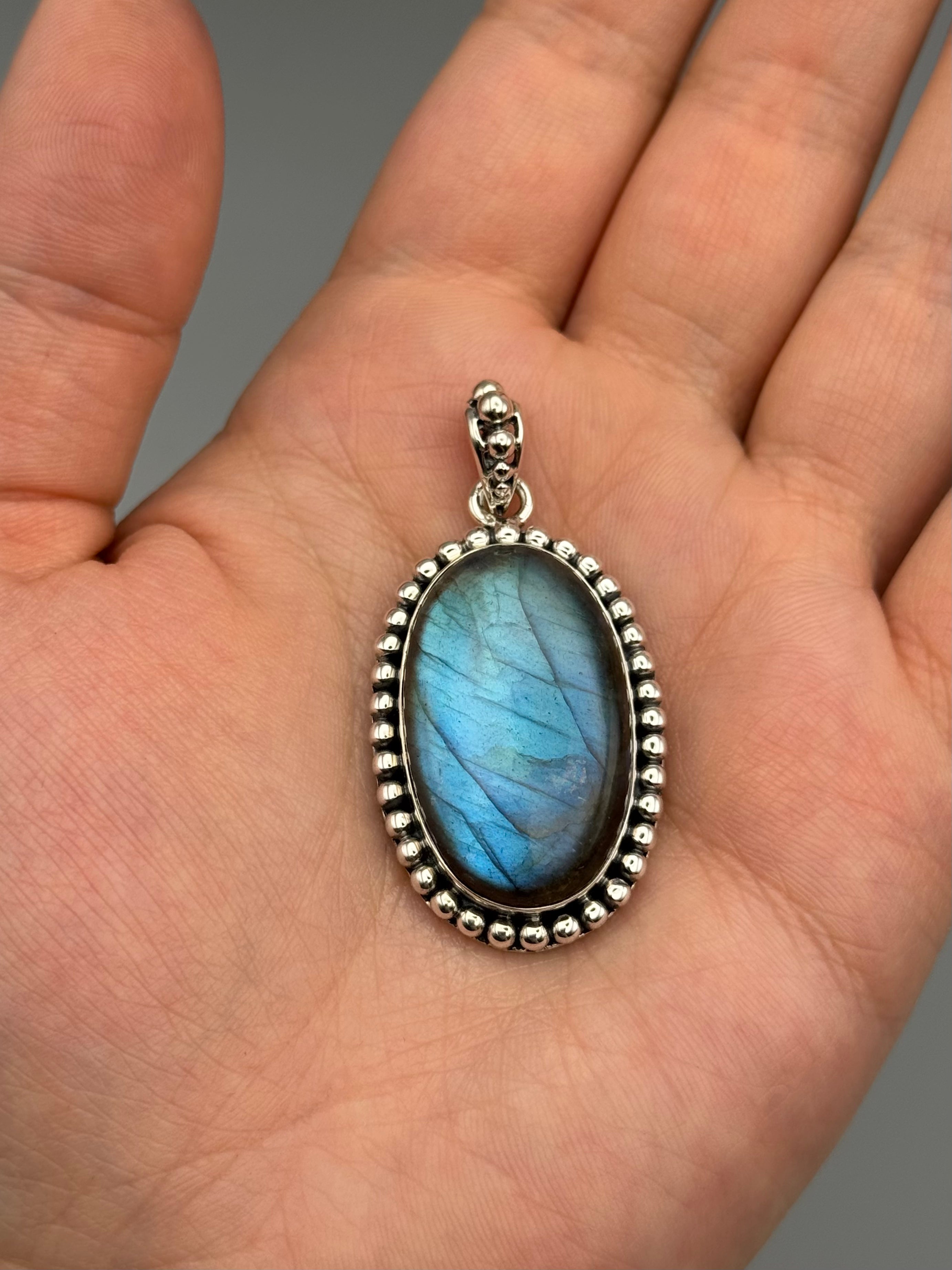 •LABRADORITE - DOTTED OVAL• sterling silver pendant