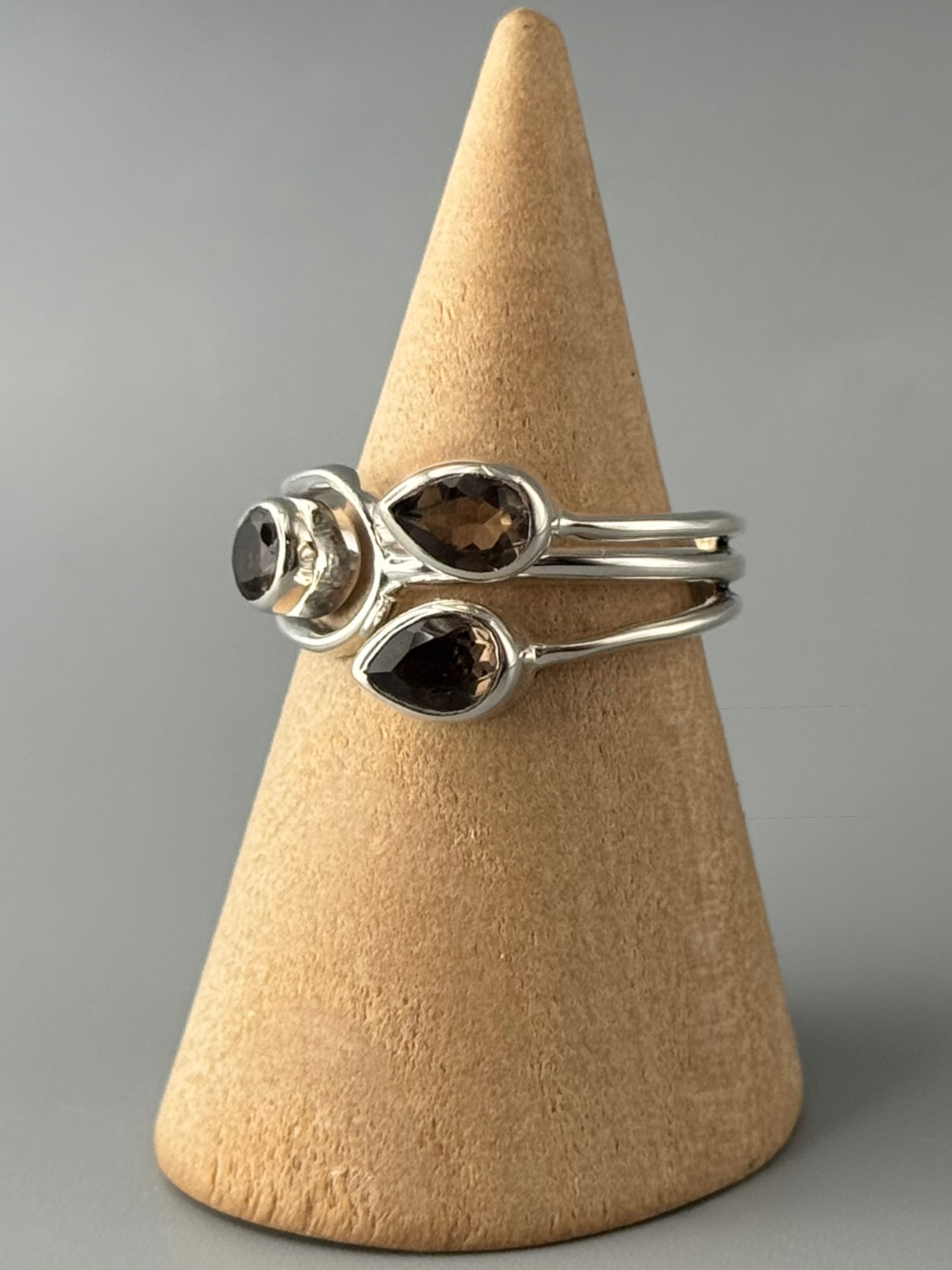 •SMOKY QUARTZ - TULIP• split band silver ring (various sizes)