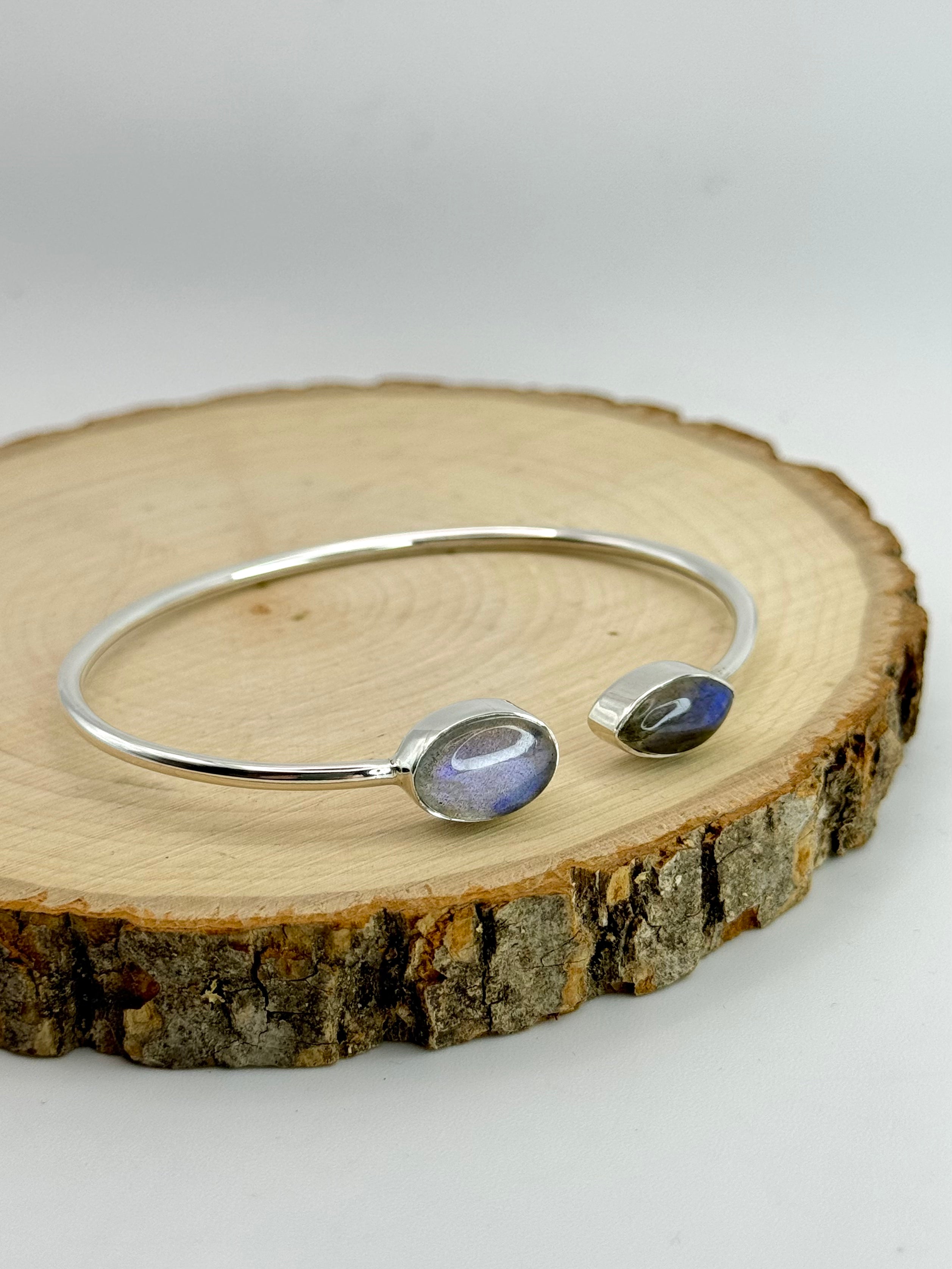 •OVAL + EYE• labradorite + silver twist-on cuff bracelet