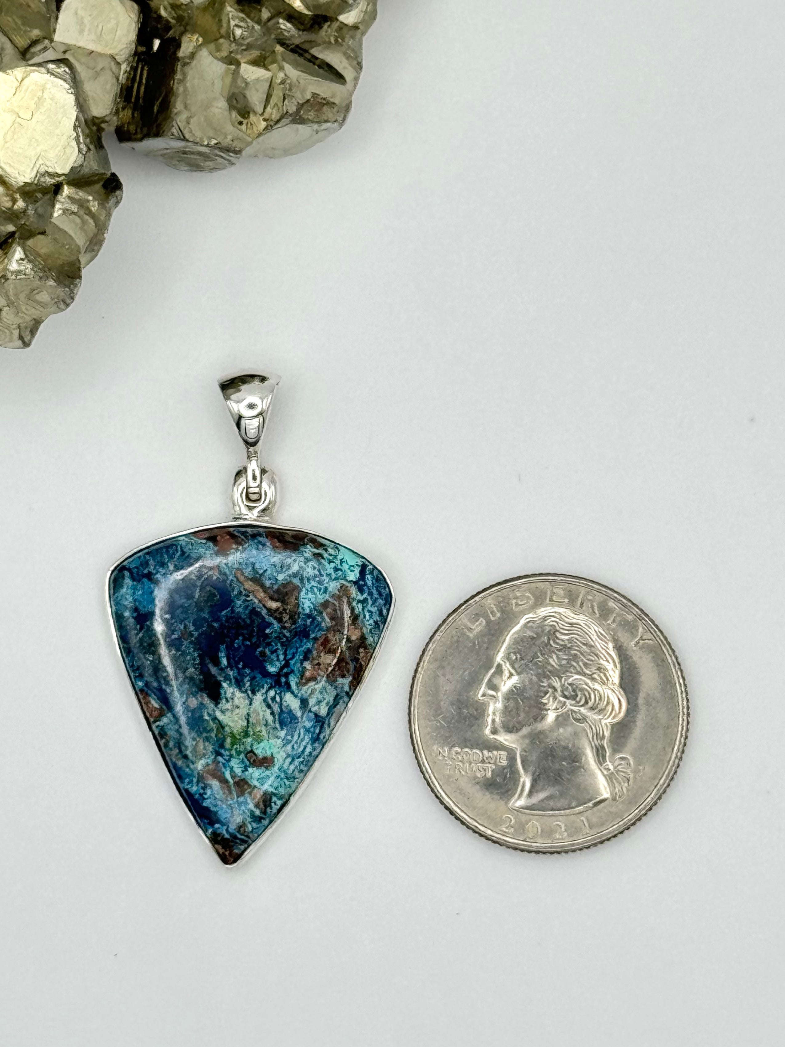 •SHATTUCKITE SOFT TRIANGLE• sterling silver pendant