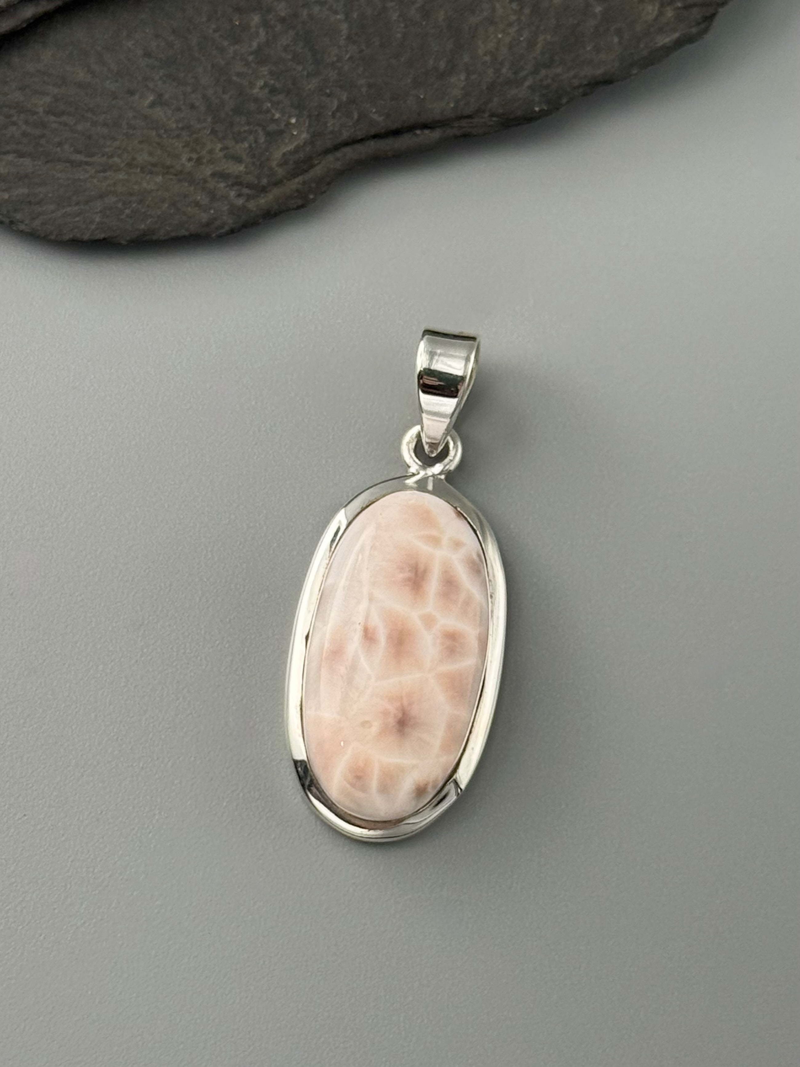 •THOMSONITE OVAL - SCALLOPED• sterling silver pendant