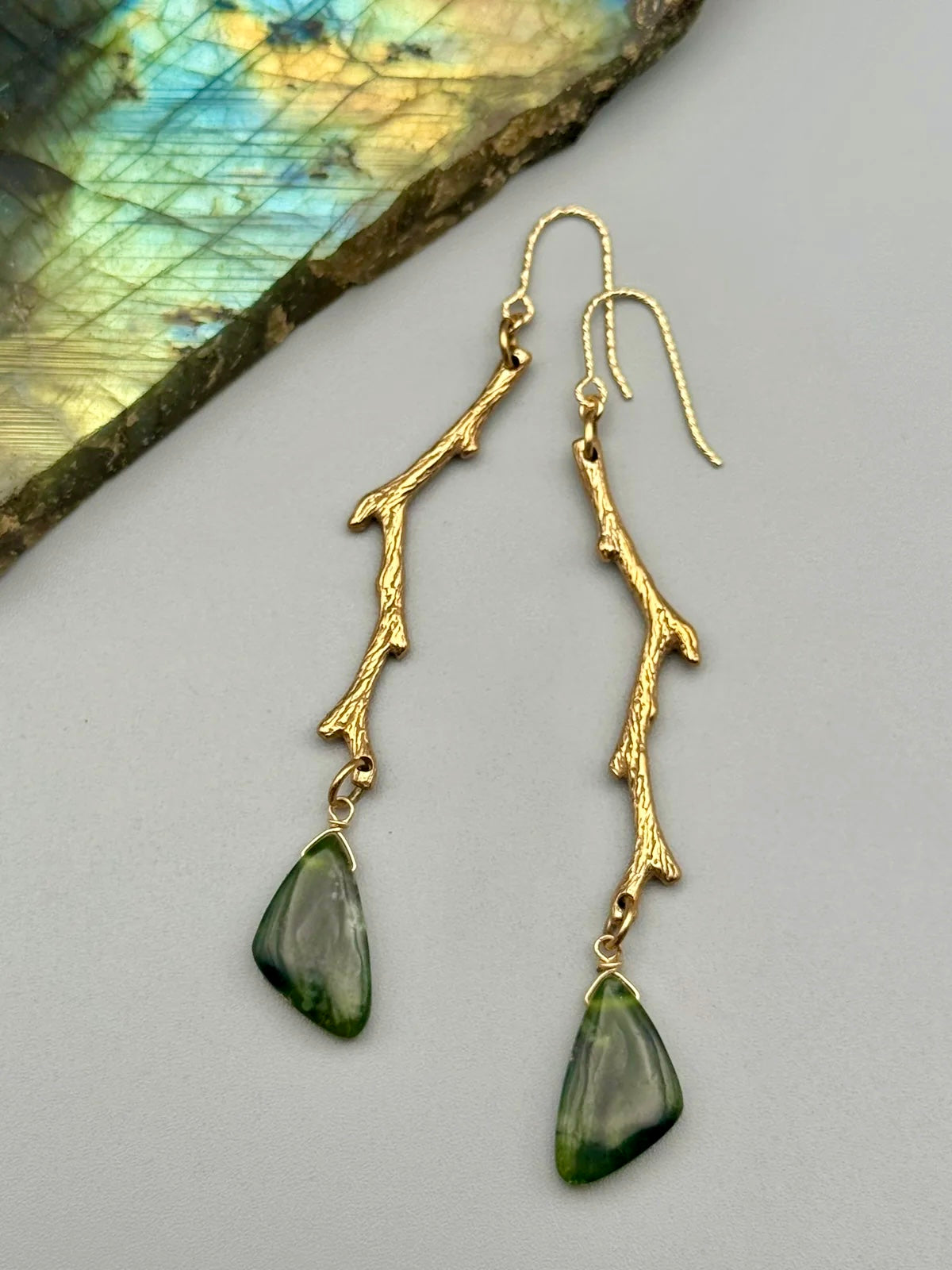 •TSIN• Indian serpentine + gold earrings