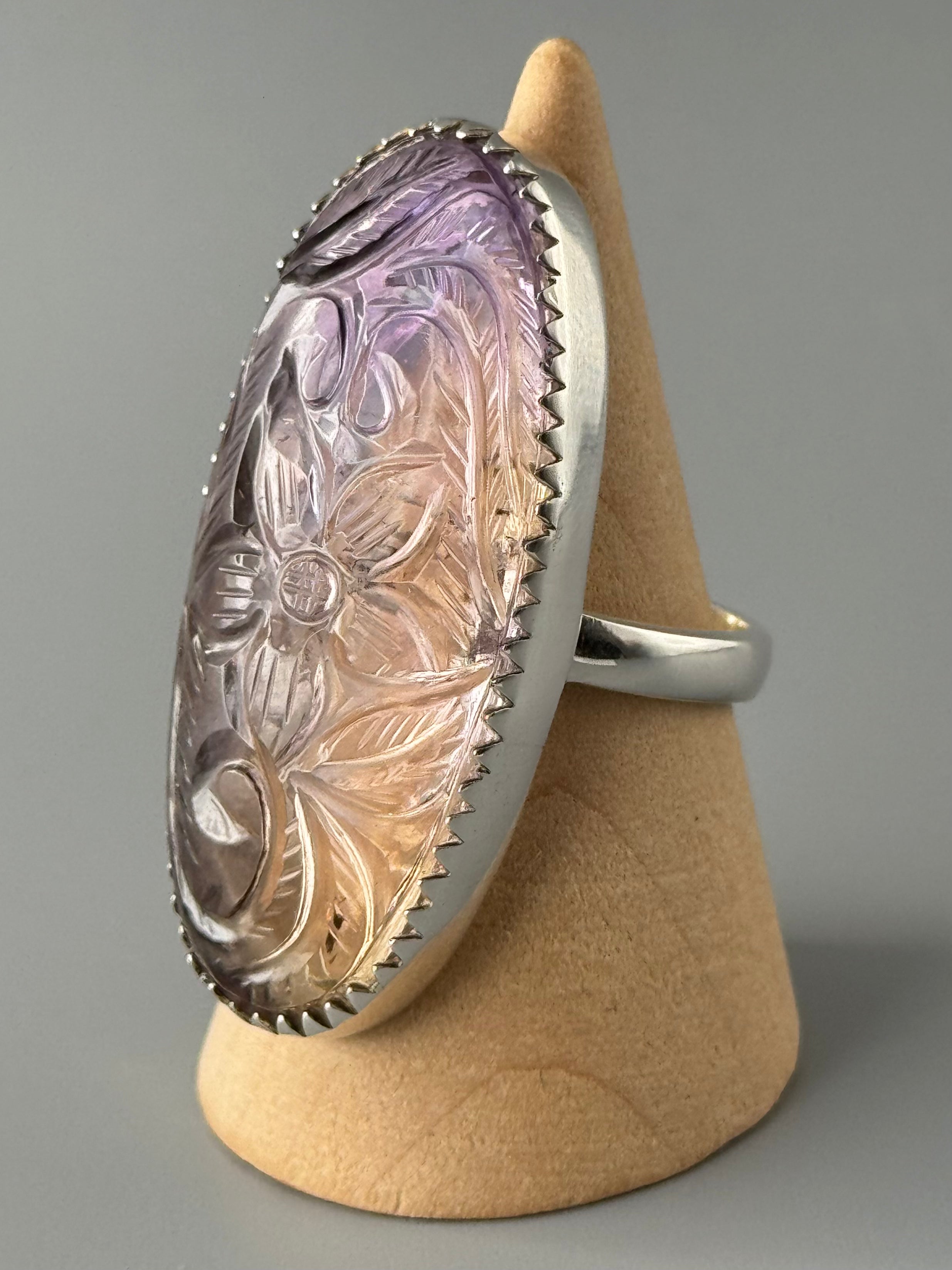 •ETCHED AMETRINE - OVAL• serrated bezel silver ring (size 9)