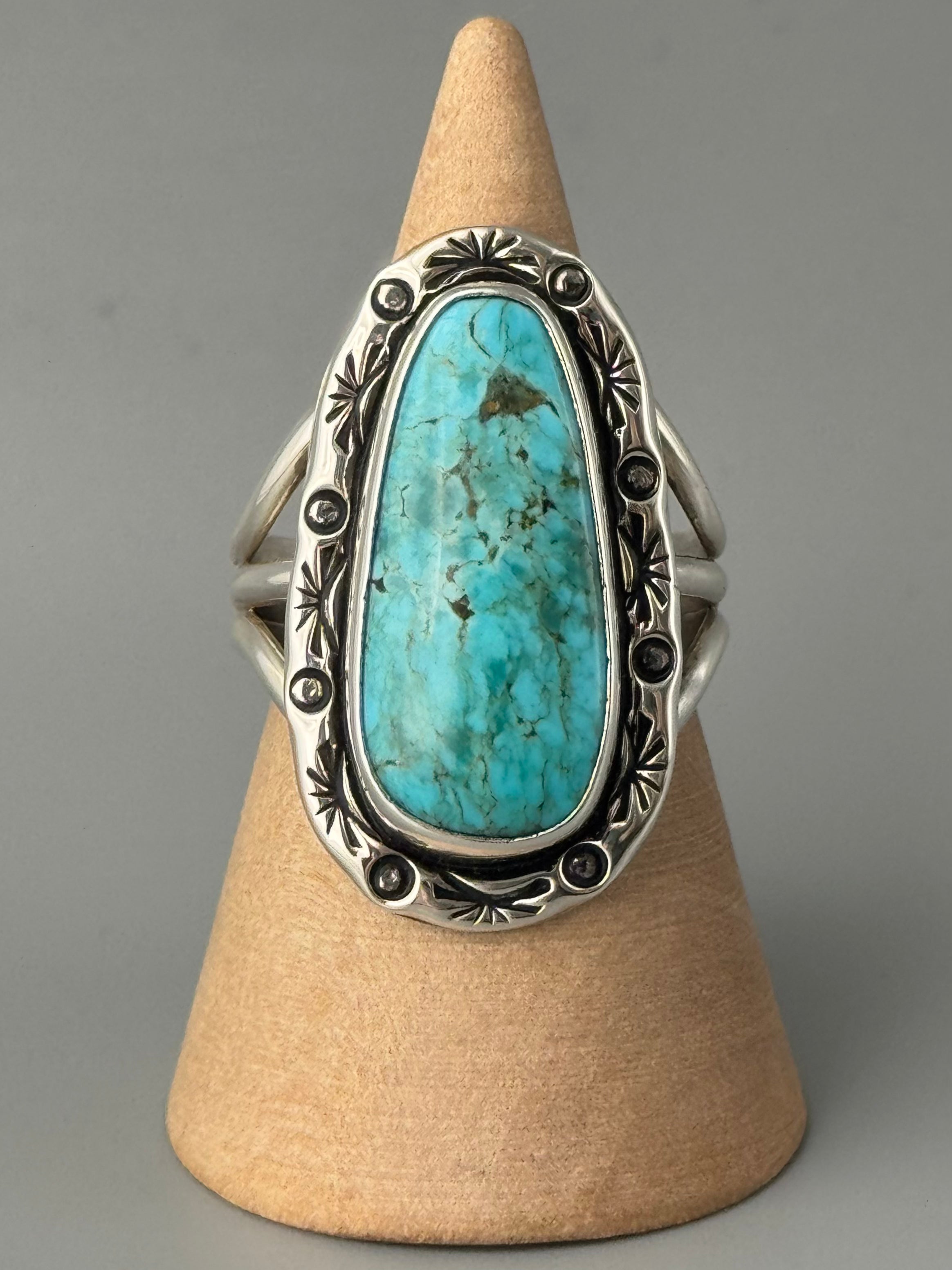 •KINGMAN TURQUOISE - SHÁ• Navajo silver ring (size 10.5)