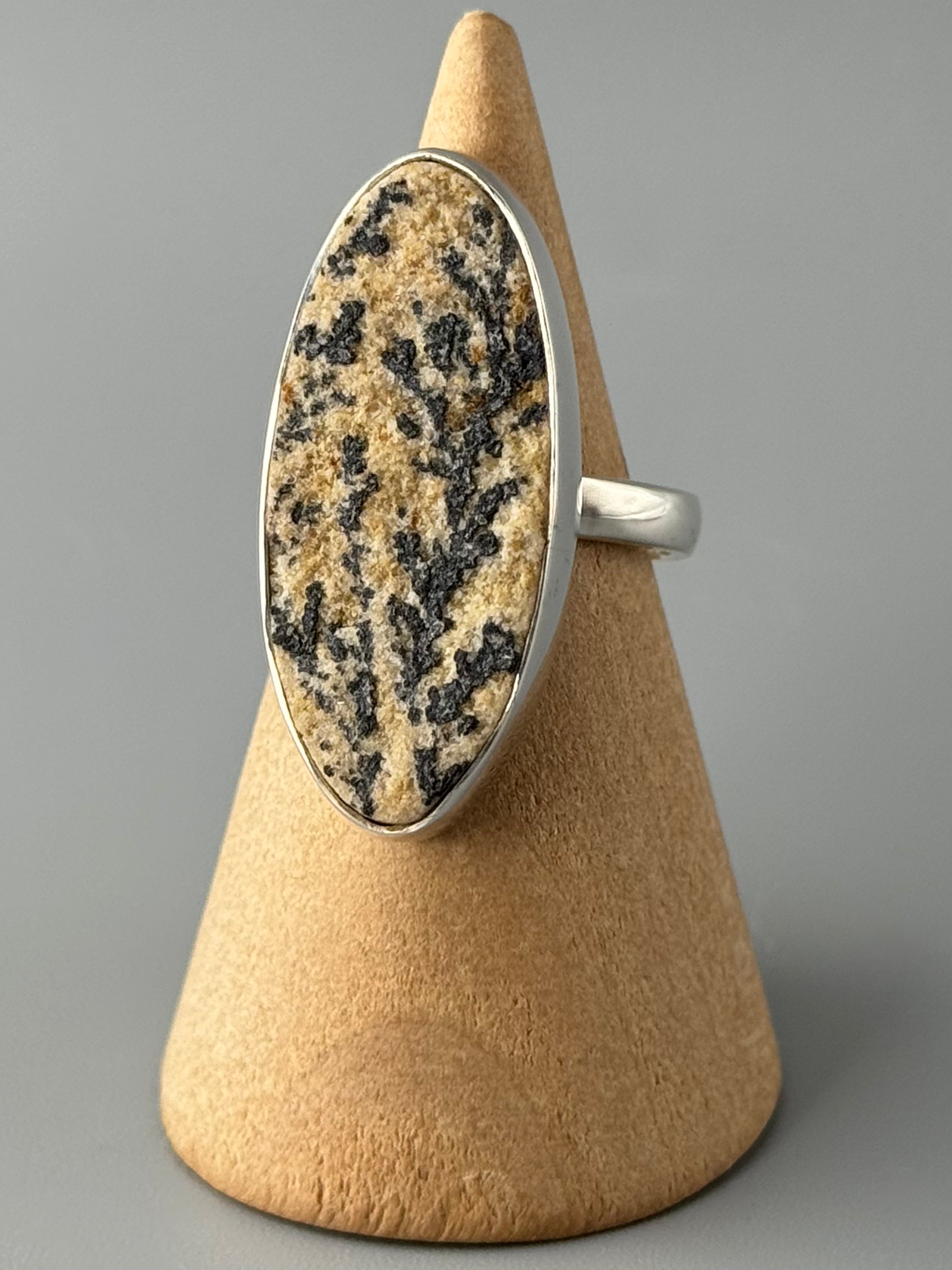 •DENDRITIC SANDSTONE - ELONGATED OVAL• sterling silver ring (size 7)