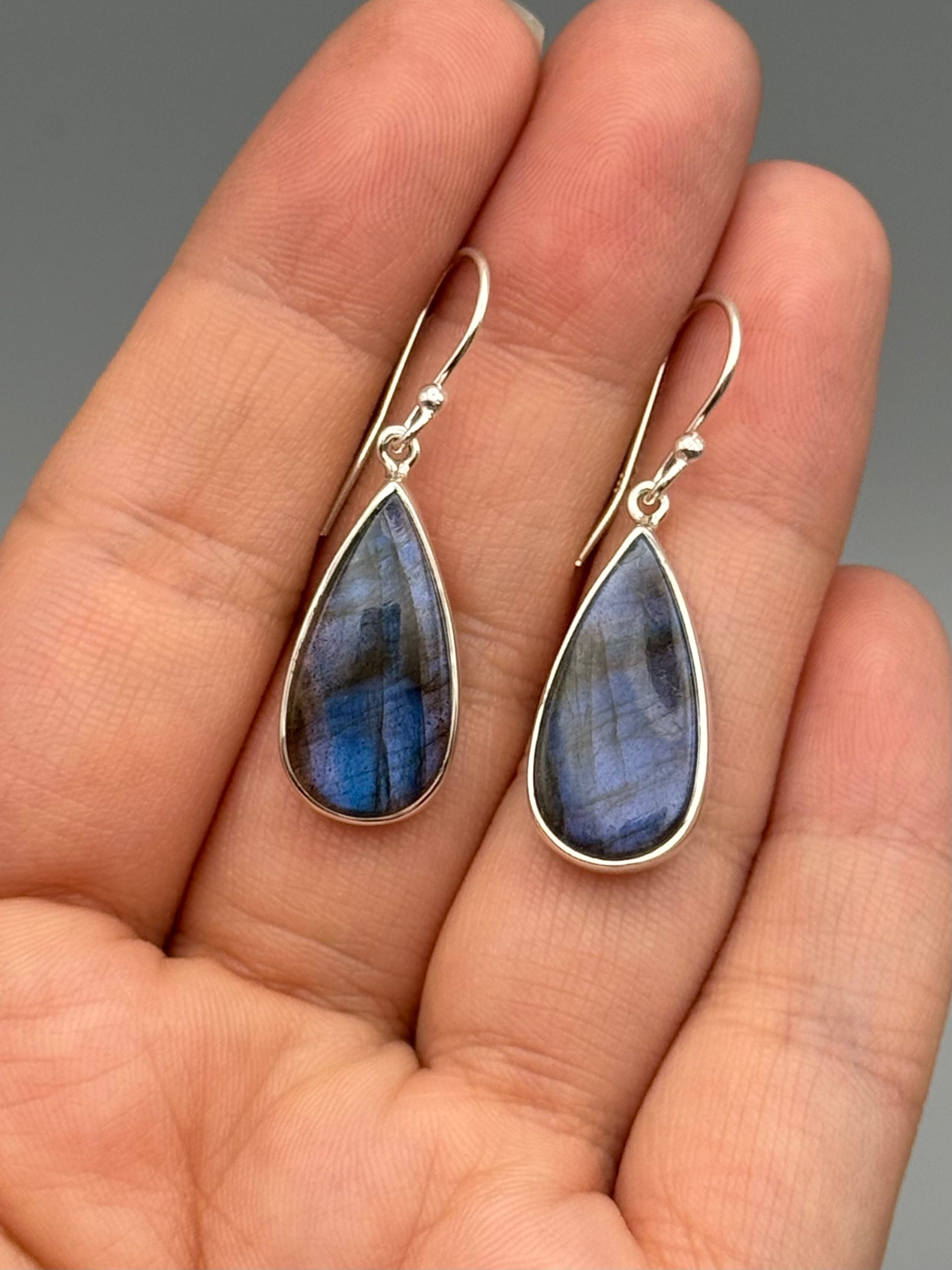 •LABRADORITE - TEARDROP• silver dangle earrings
