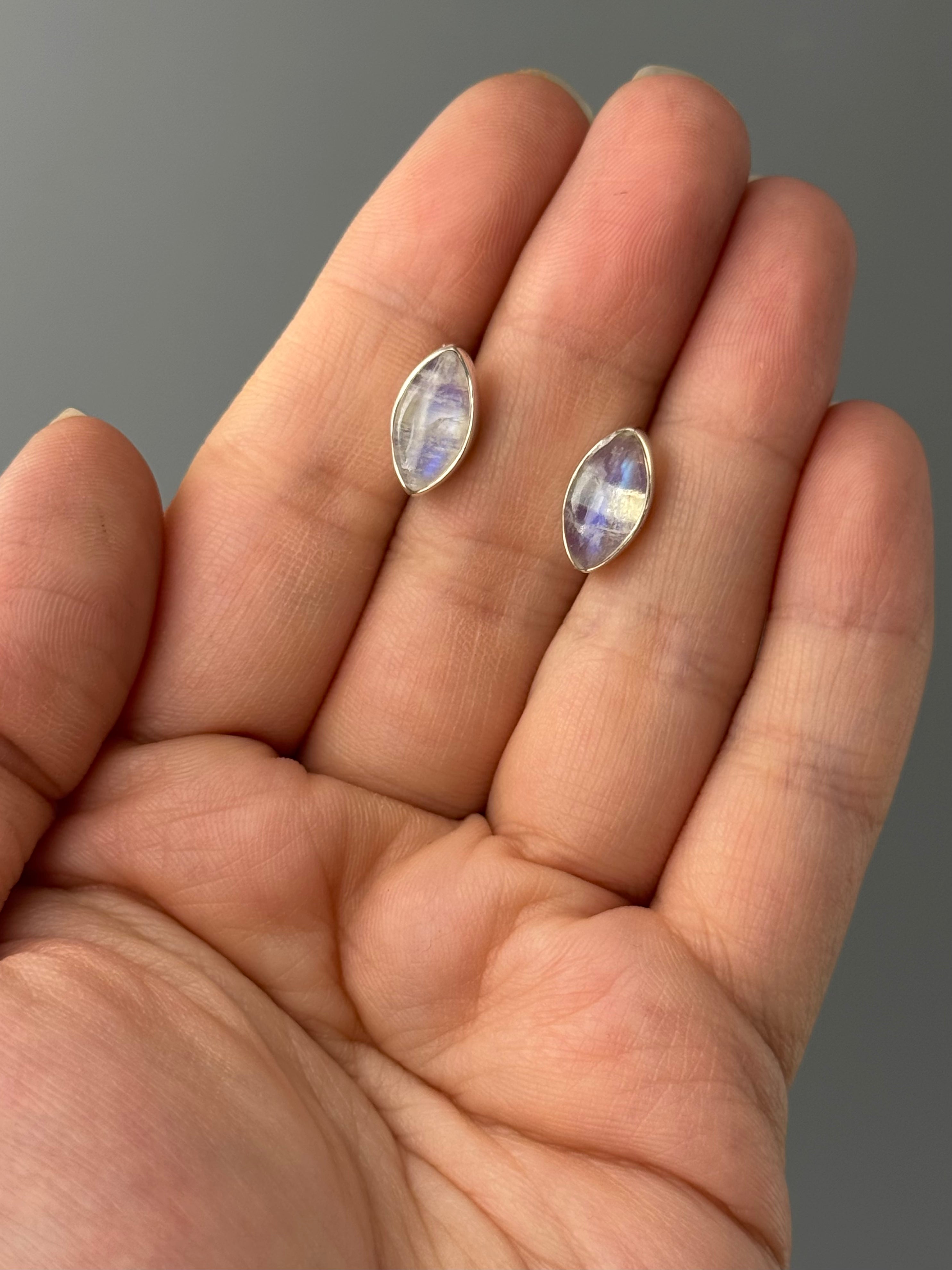•RAINBOW MOONSTONE - EYE• silver bezel set stud earrings