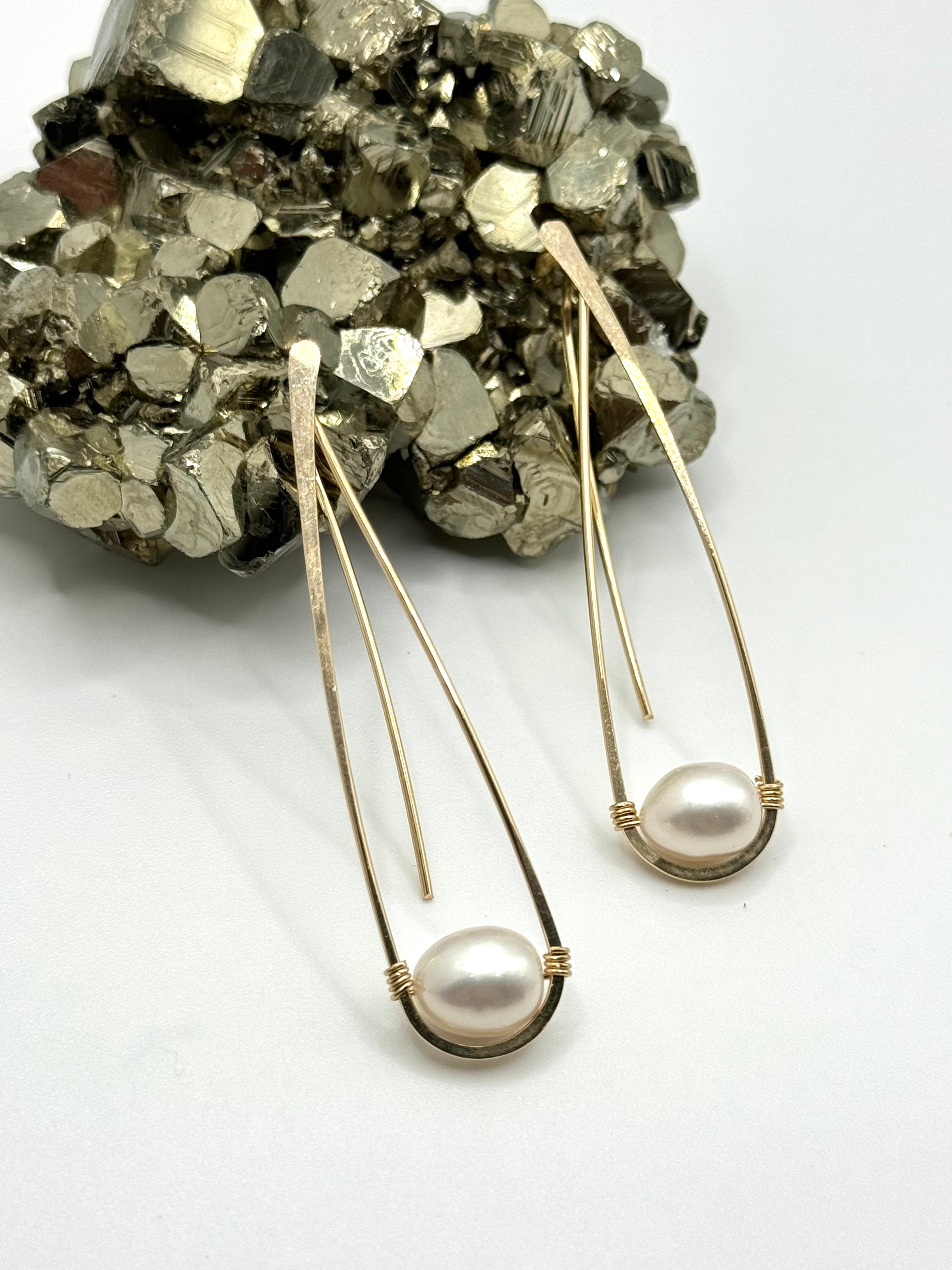 •DEEP DROP THREADER• pearl + gold earrings