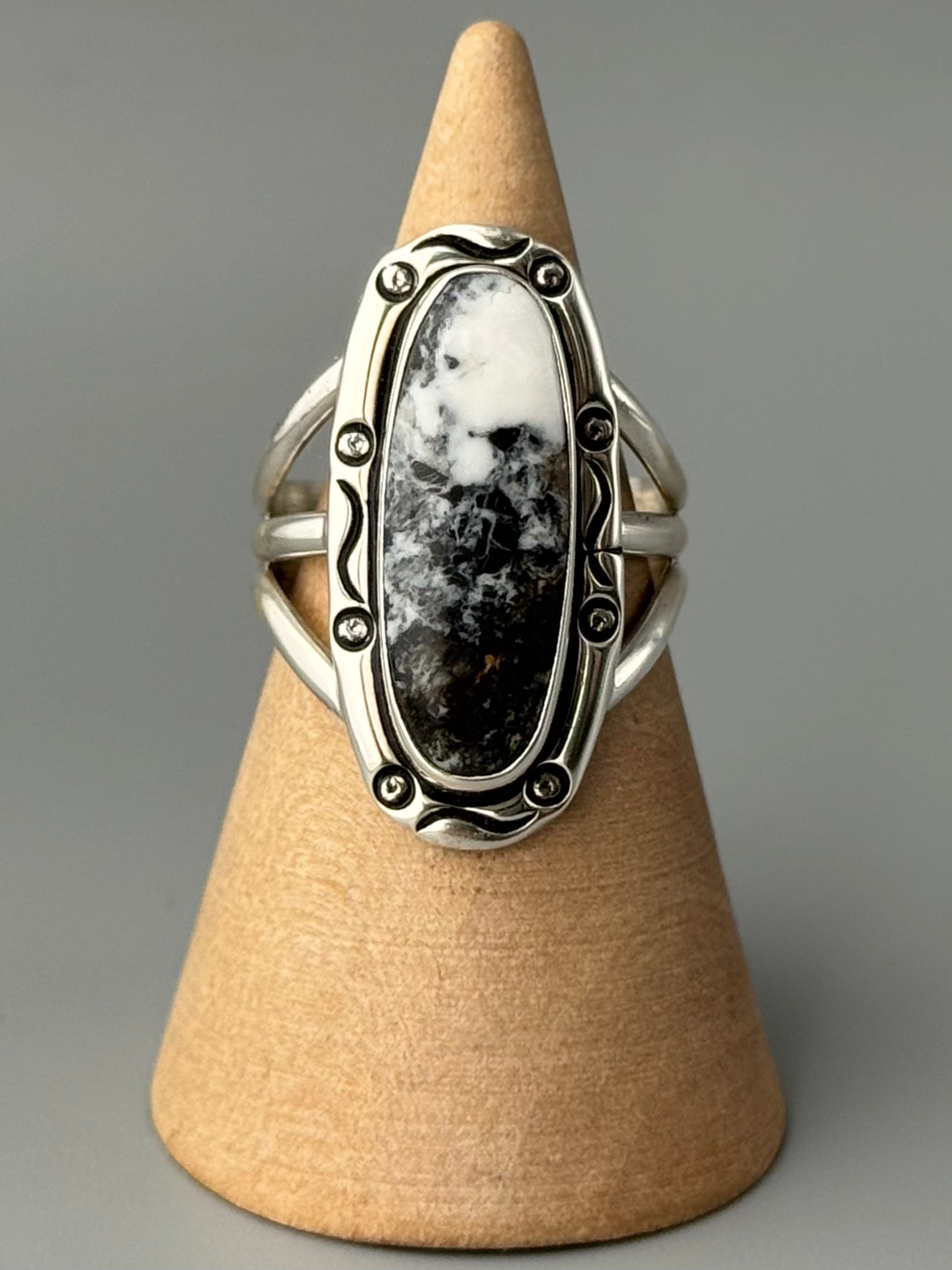 •WHITE BUFFALO TURQUOISE - SMUDGE• Navajo silver ring (size 7.5)