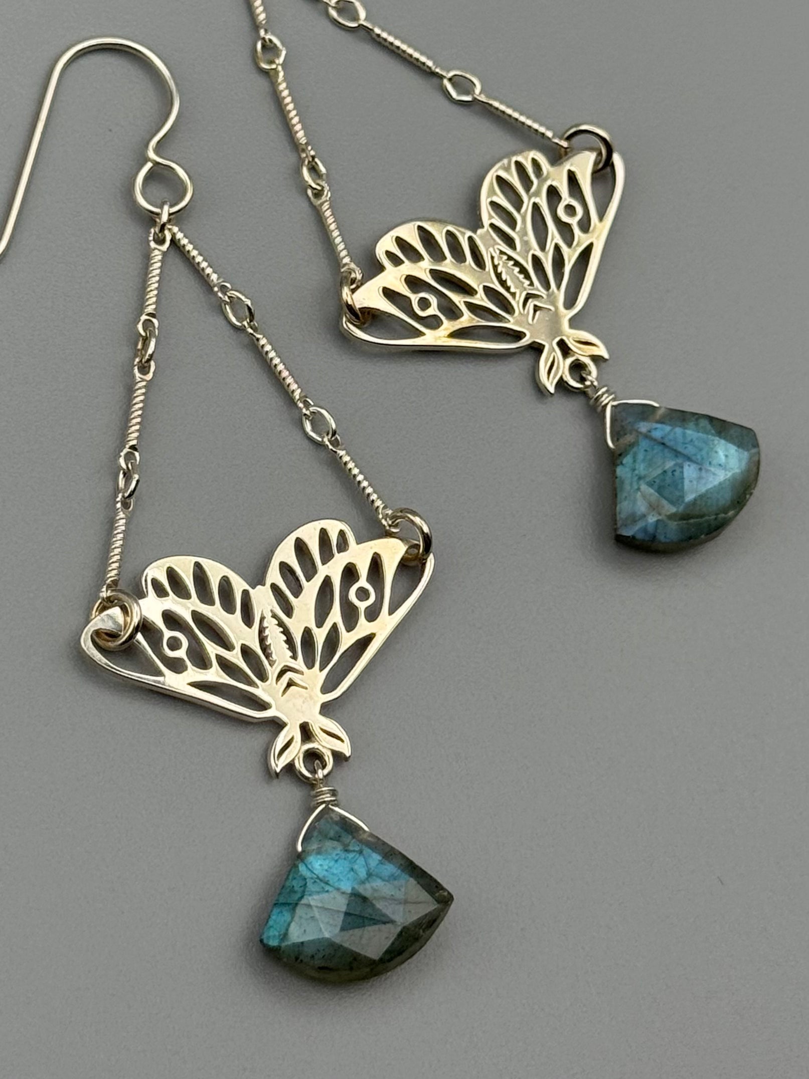 •GUIDE• labradorite + silver earrings