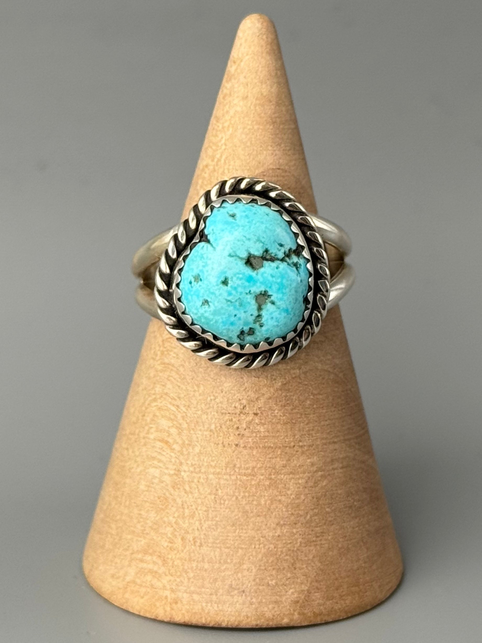 •TURQUOISE - KÉ• Navajo silver ring (size 7.5)