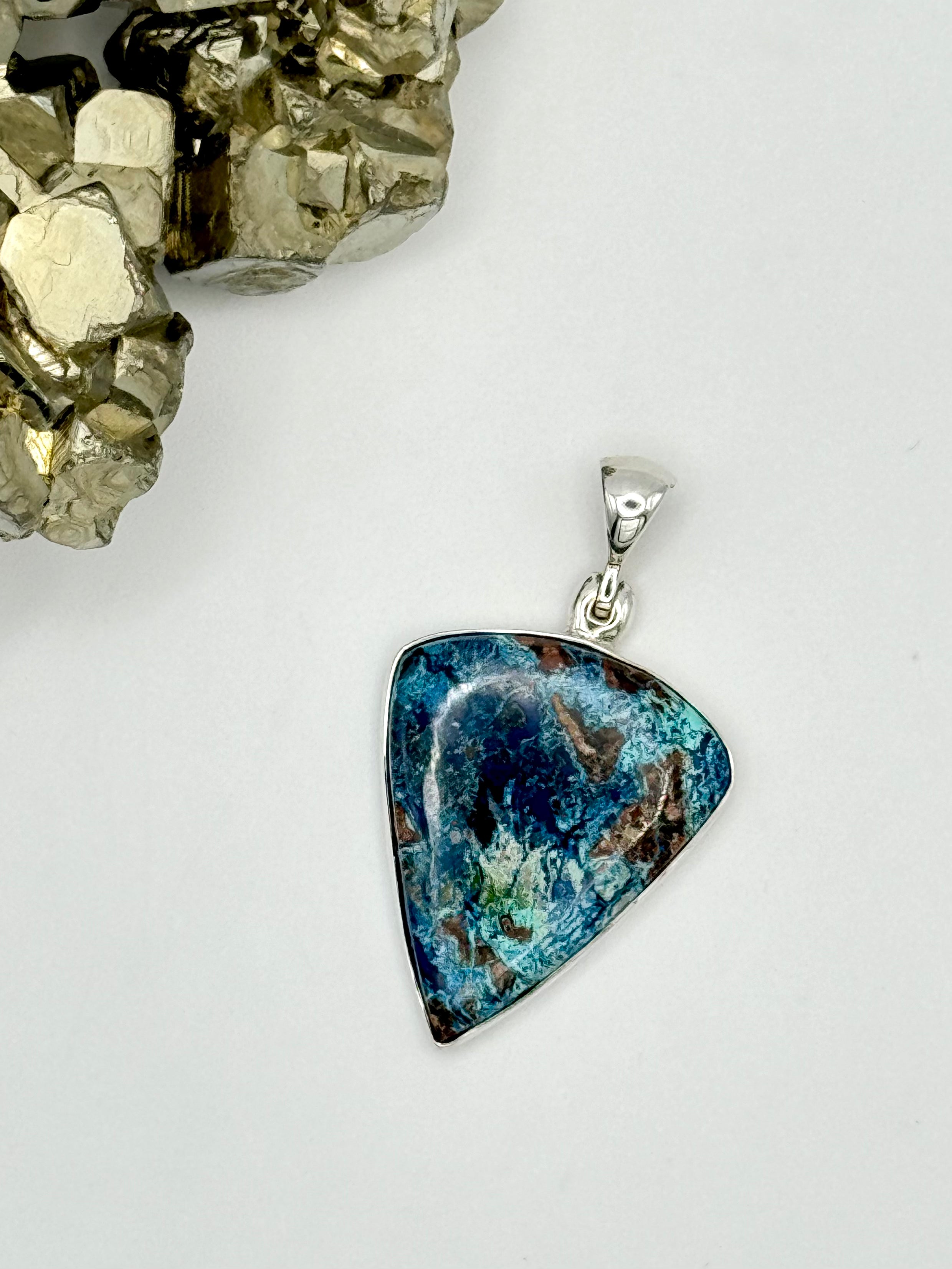 •SHATTUCKITE SOFT TRIANGLE• sterling silver pendant