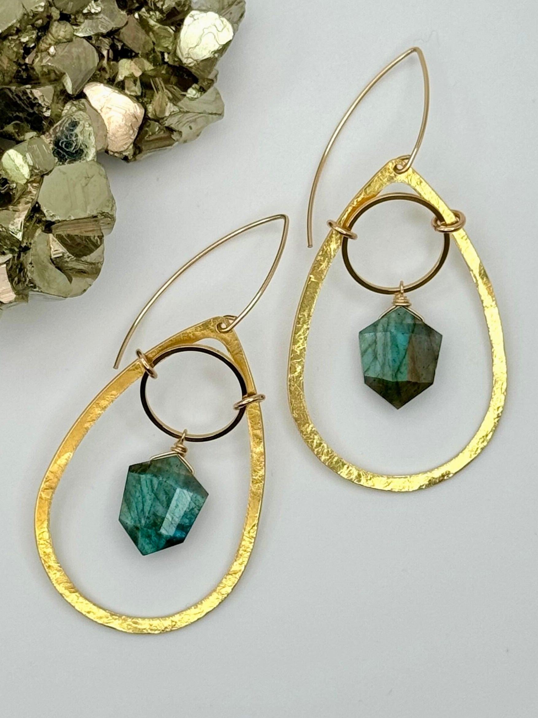 •SUSPENSE• labradorite + gold dangle earrings