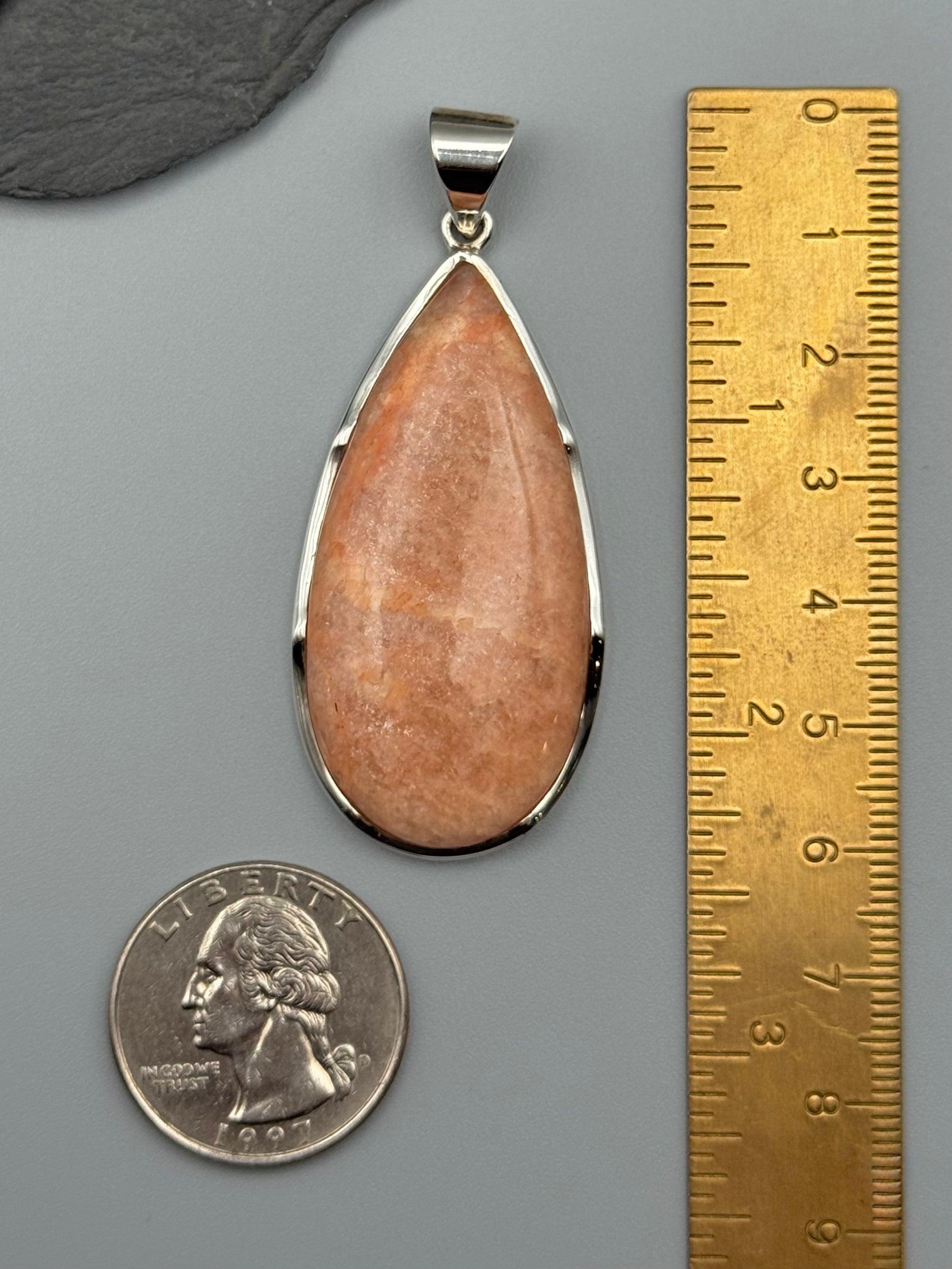 •SUNSTONE - TEARDROP• scalloped bezel silver pendant