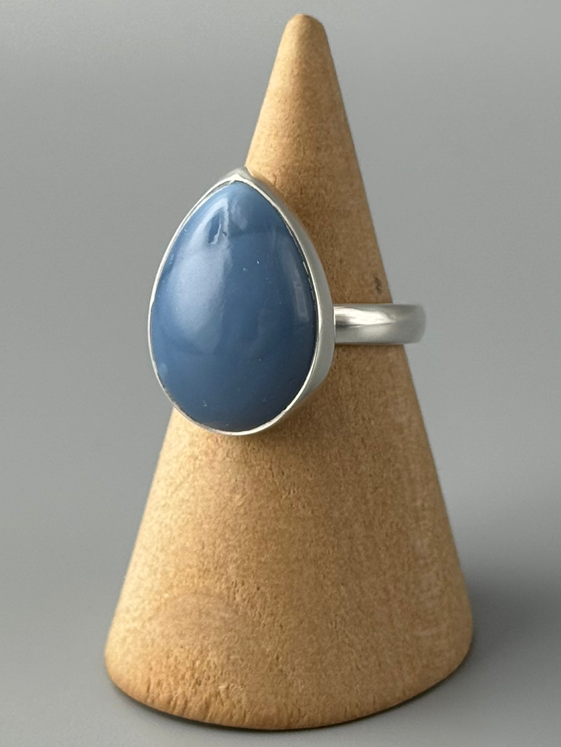 •OWYHEE BLUE OPAL - TEAR• simple band silver ring (size 6.75)