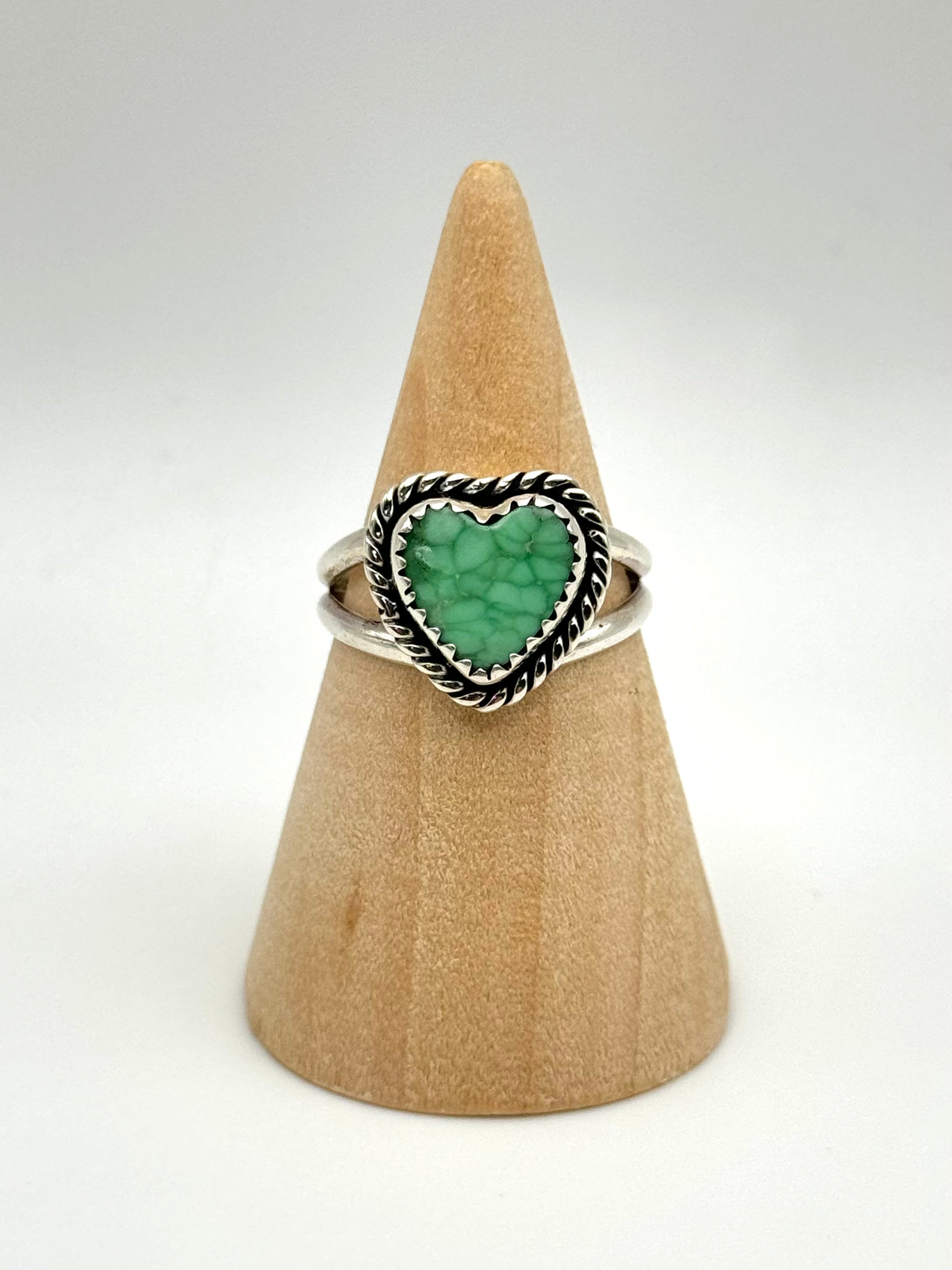 •TURQUOISE HEART• Navajo silver ring (size 8)