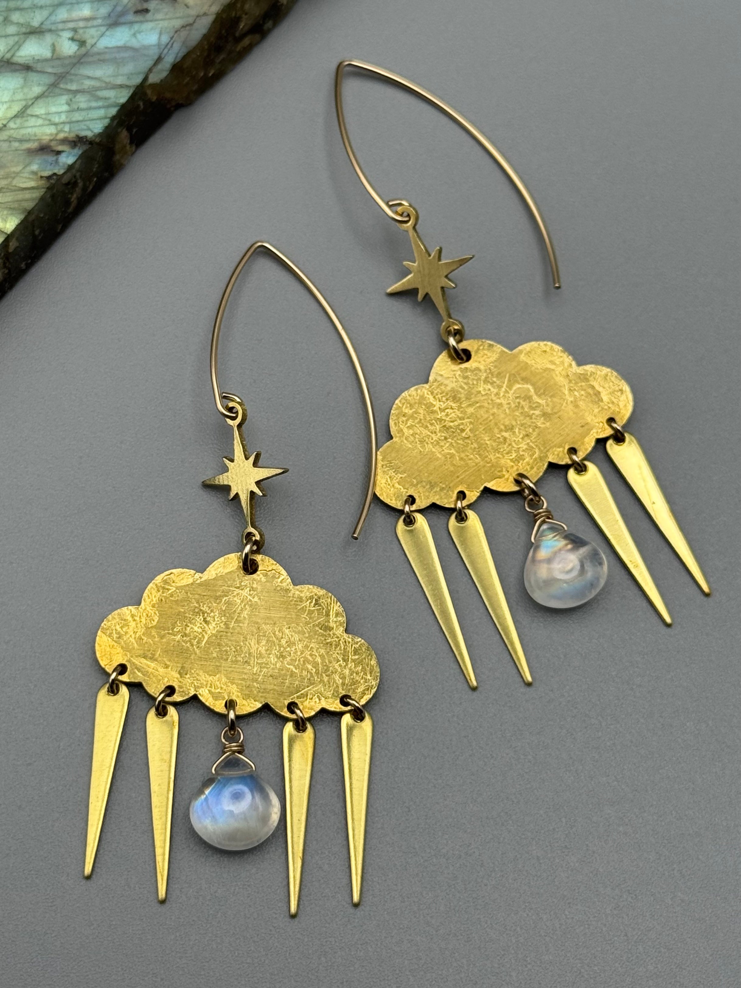 •STORMY• rainbow moonstone + gold earrings