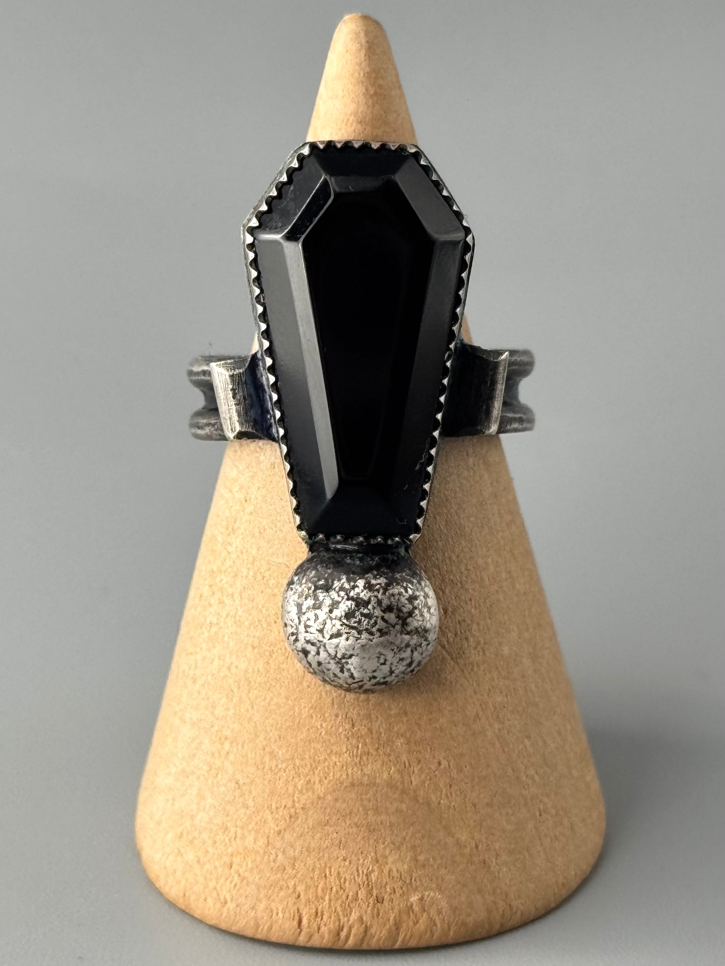 •COFFIN• onyx + silver ring (size 7)